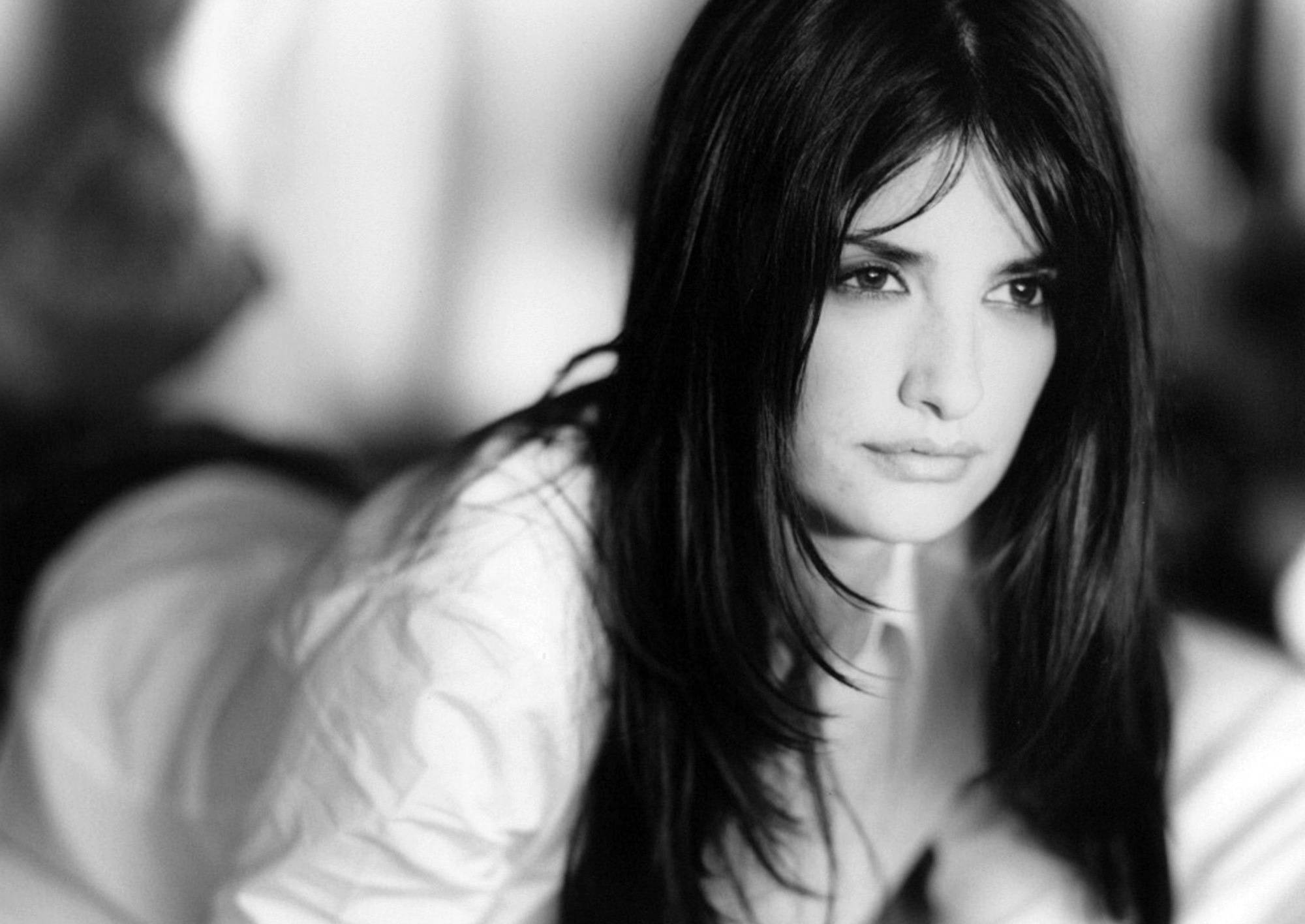Penelope Cruz, black and white portrait, long dark hair, Full HD Desktop Wallpaper