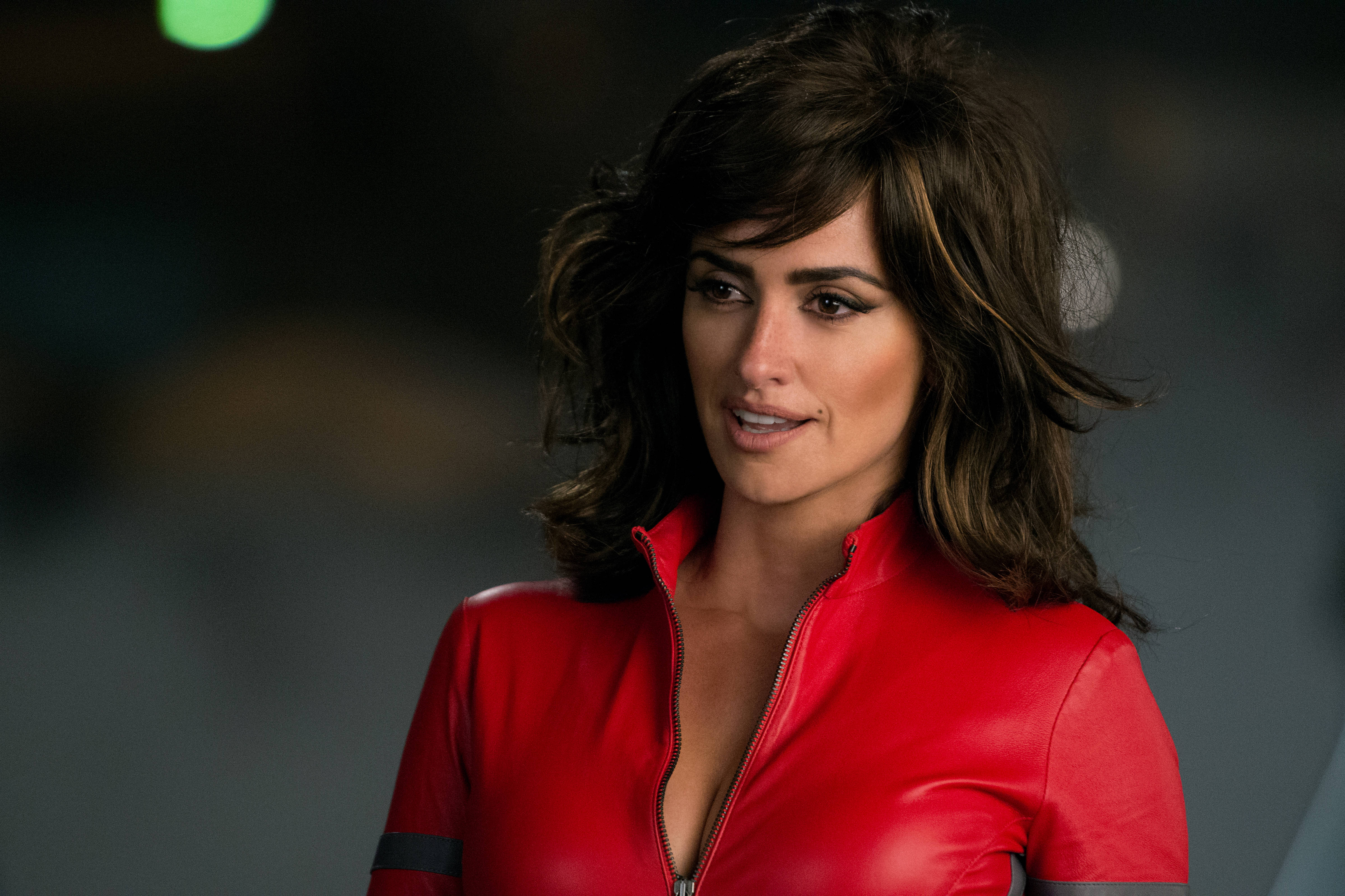 Penelope Cruz, red zip-up jacket, shiny finish, 4K Desktop Wallpaper