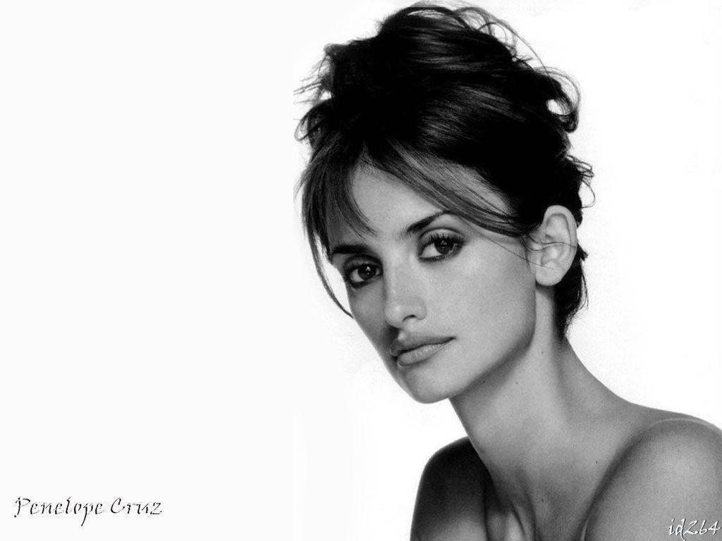 Penelope Cruz, black and white portrait, tousled hair, SD Desktop Wallpaper