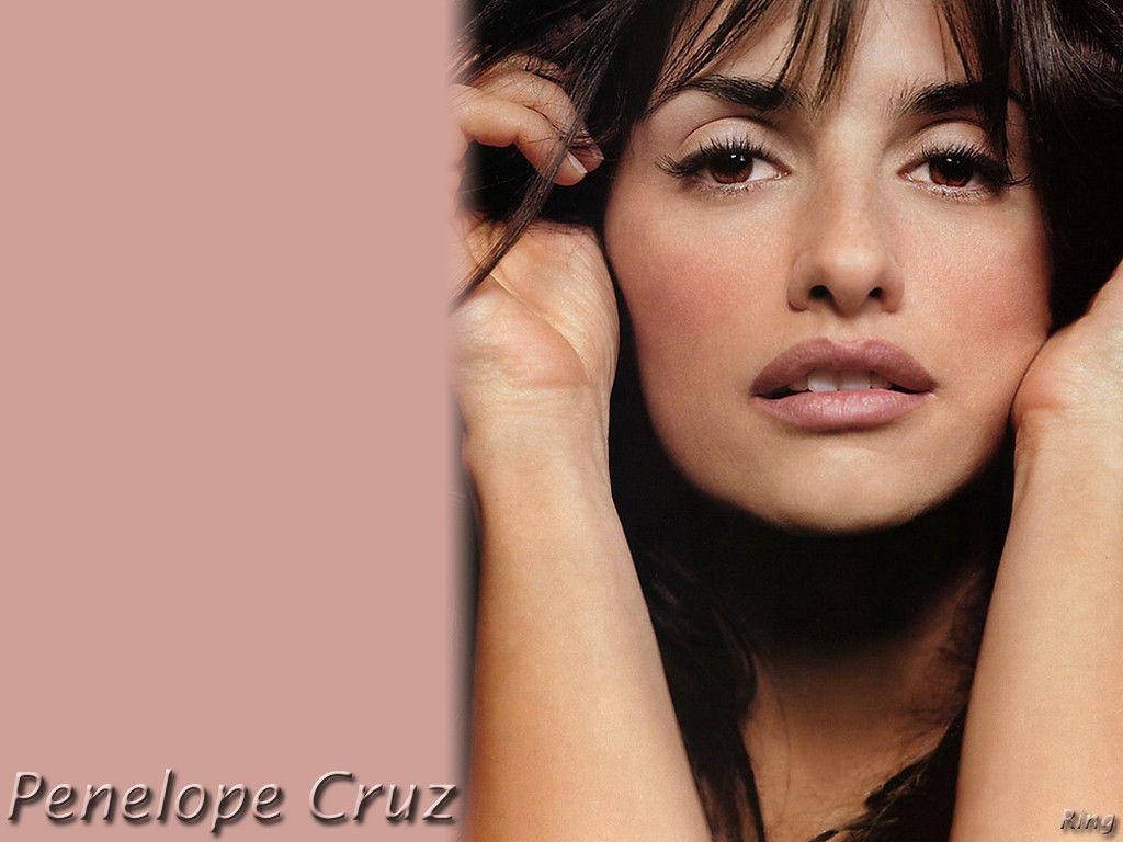 Penelope Cruz, dark hair, hands framing her face, SD Desktop Wallpaper