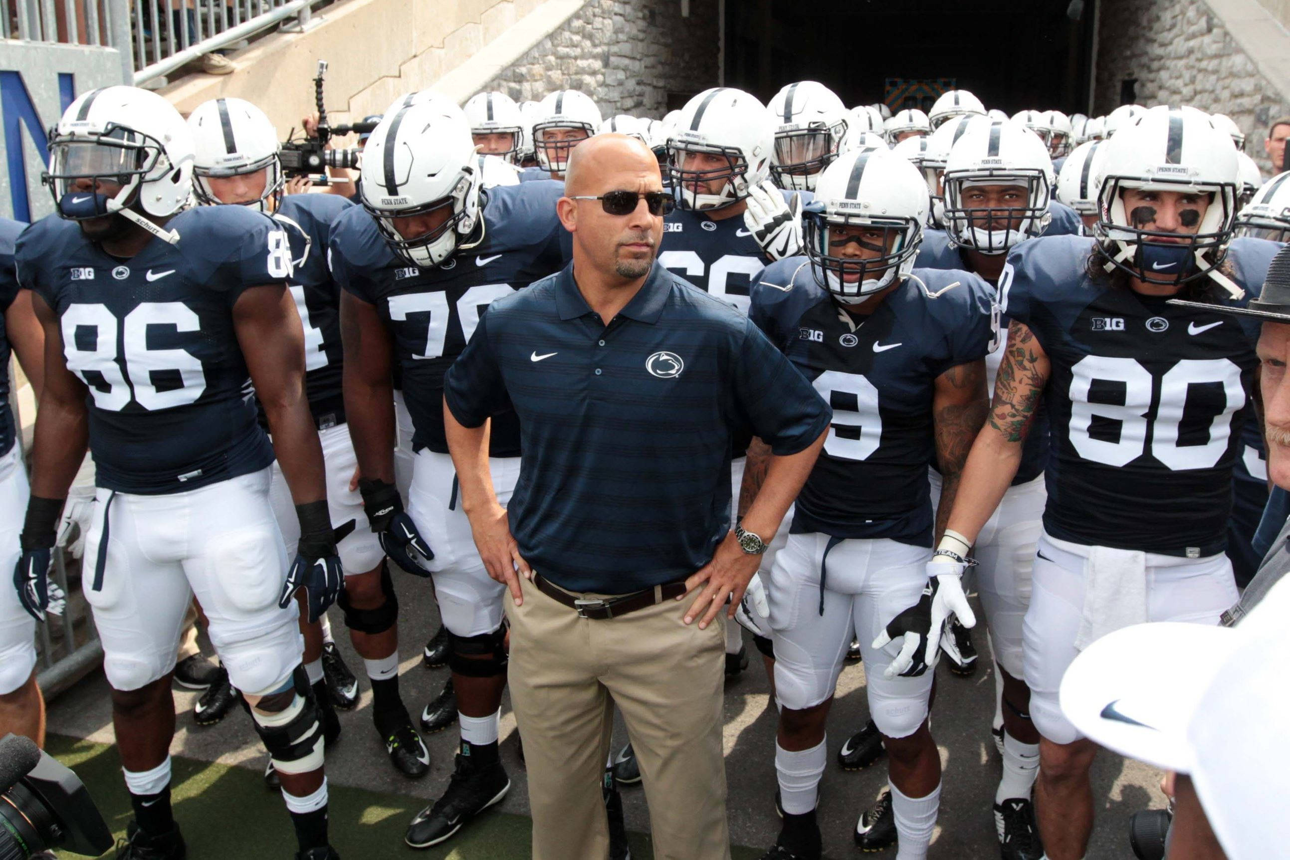 Pennsylvania State University, football coach, sunglasses, 2K Desktop Wallpaper