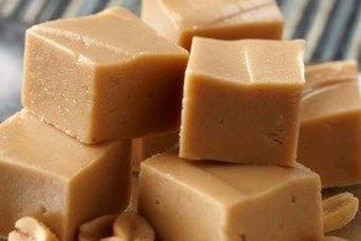 Penuche Fudge, golden-brown caramel fudge, cashews, SD Desktop Wallpaper