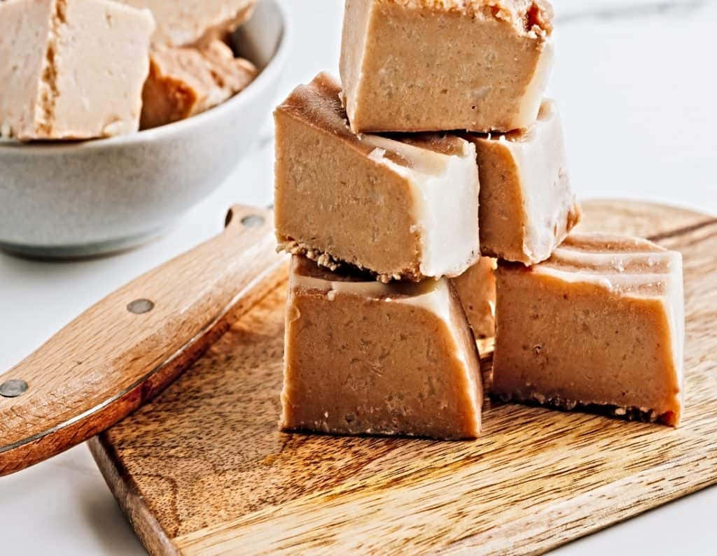 Penuche Fudge, creamy peanut butter fudge, wooden cutting board, SD Desktop Wallpaper