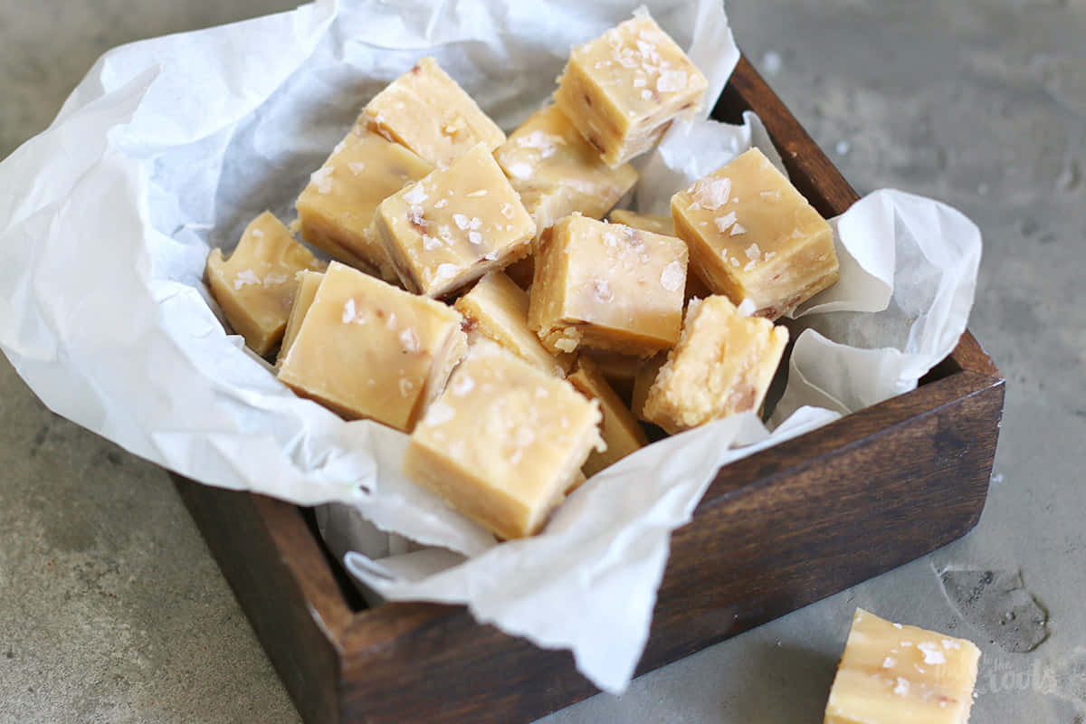 Penuche Fudge, creamy caramel fudge, flaky sea salt, SD Desktop Wallpaper
