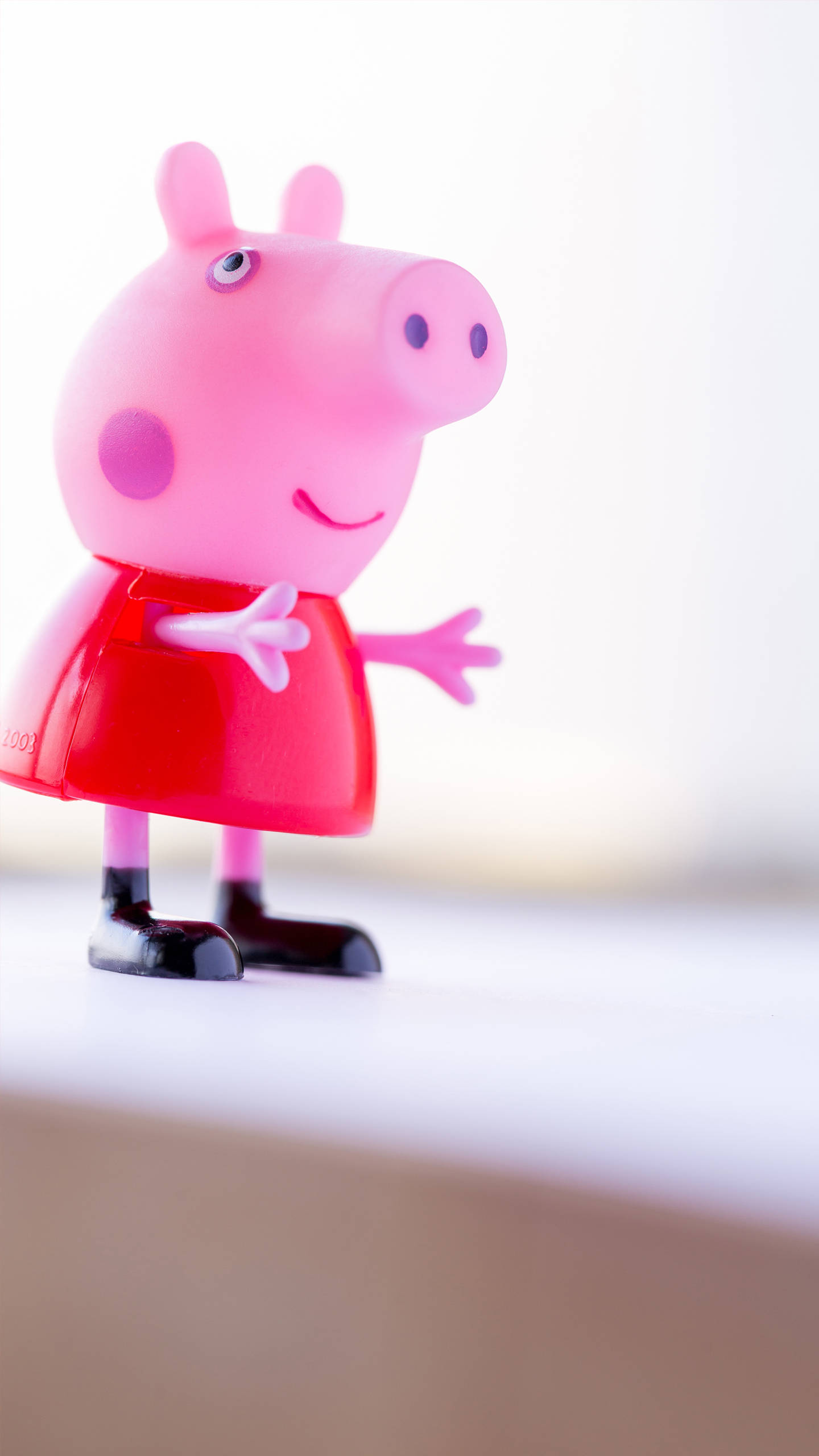 Peppa Pig, pink plastic, red dress, 2K Phone Wallpaper