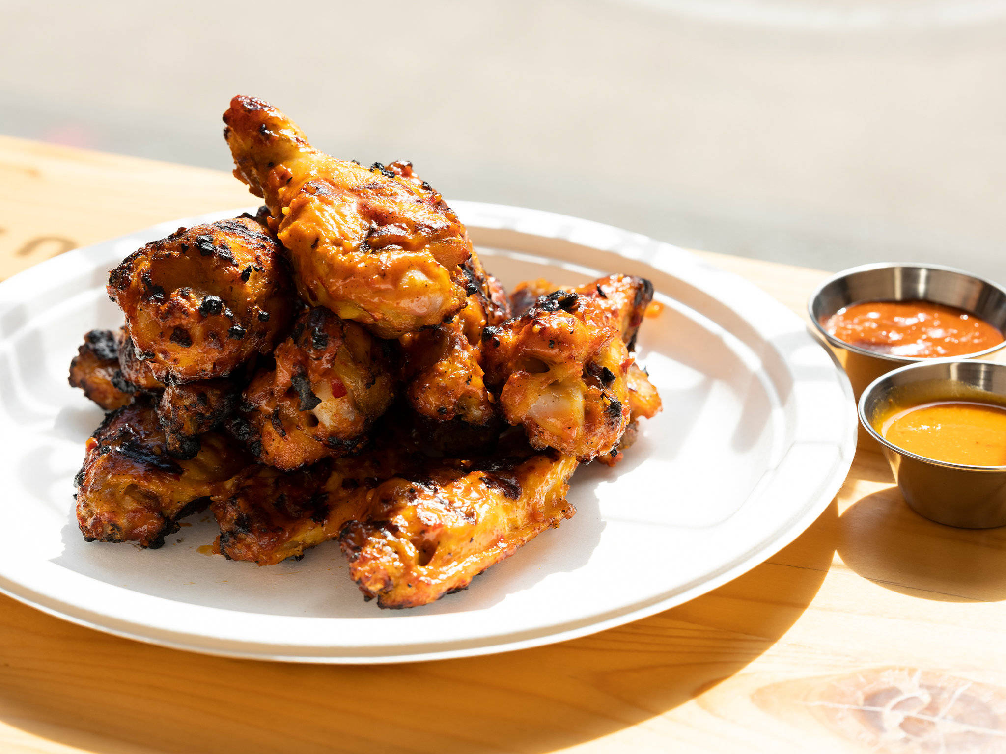 Delectable Peri Peri Chicken Wings, crispy grilled chicken wings, charred edges, Full HD Desktop Wallpaper