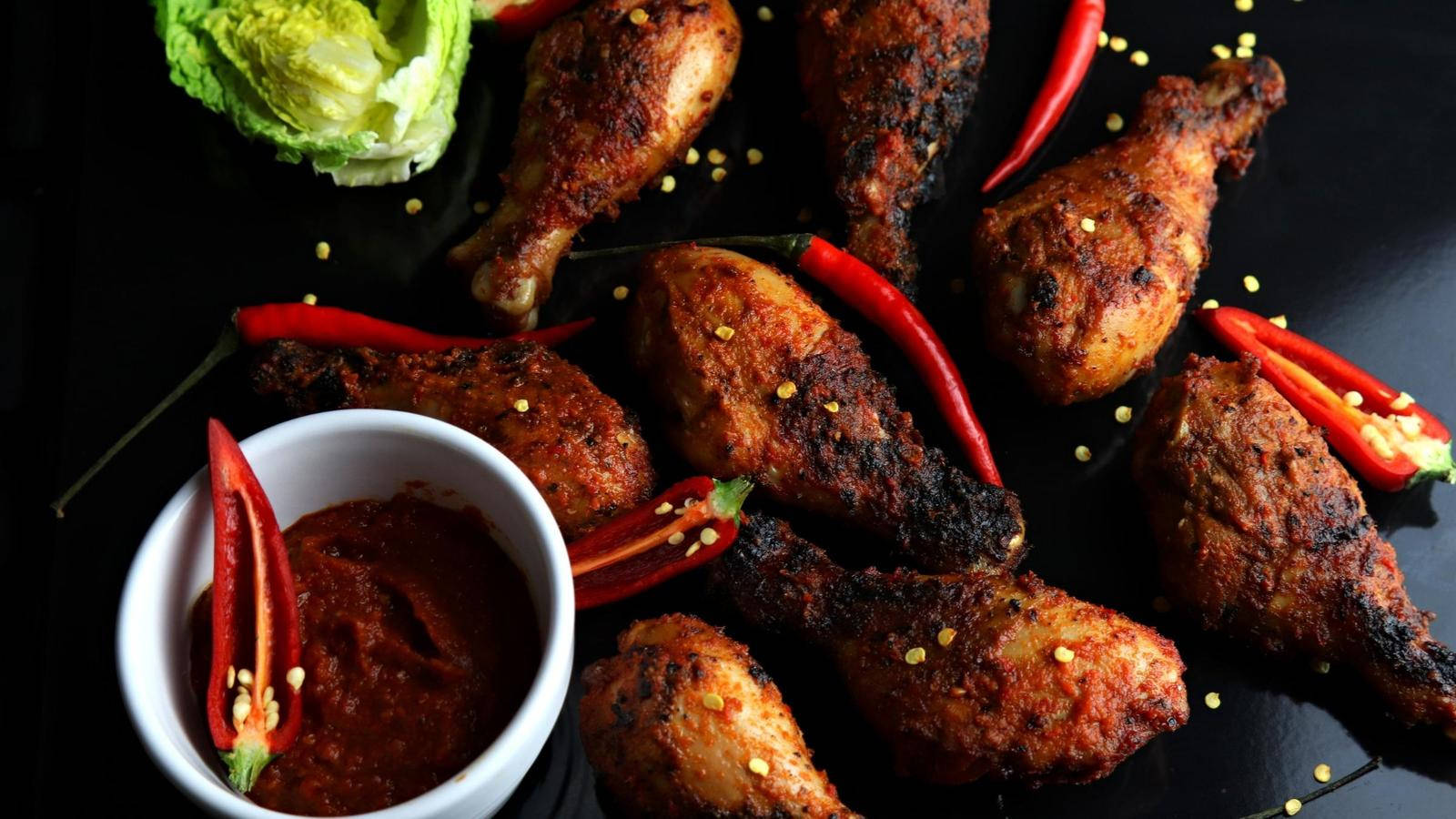 Peri Peri Chicken, crispy grilled chicken drumsticks, red chilies, HD Desktop Wallpaper