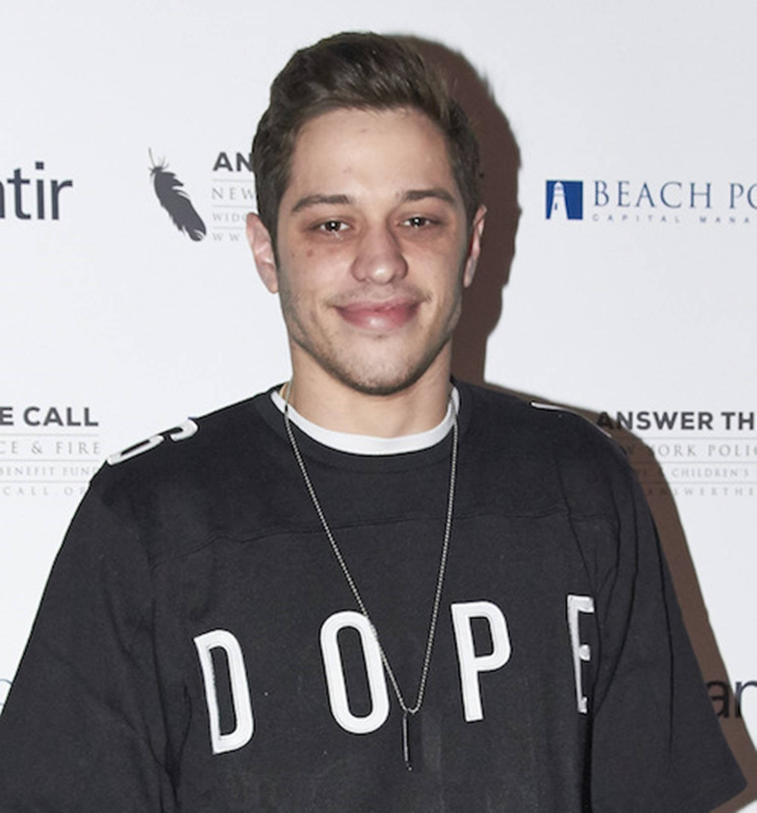 Pete Davidson, DOPE jersey, branded event backdrop, HD Phone Wallpaper