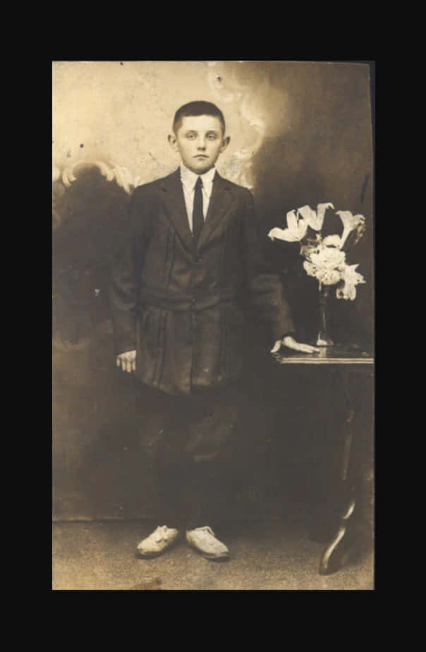 Pete Latzo, 1916, formal suit, SD Phone Wallpaper