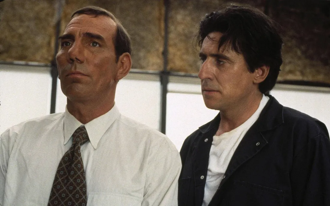 Pete Postlethwaite
