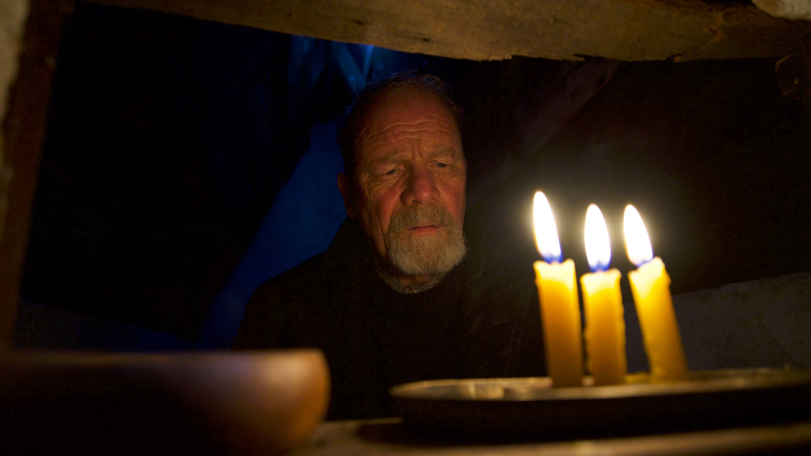 Peter Mullan, vanishing, candles, HD Desktop Wallpaper