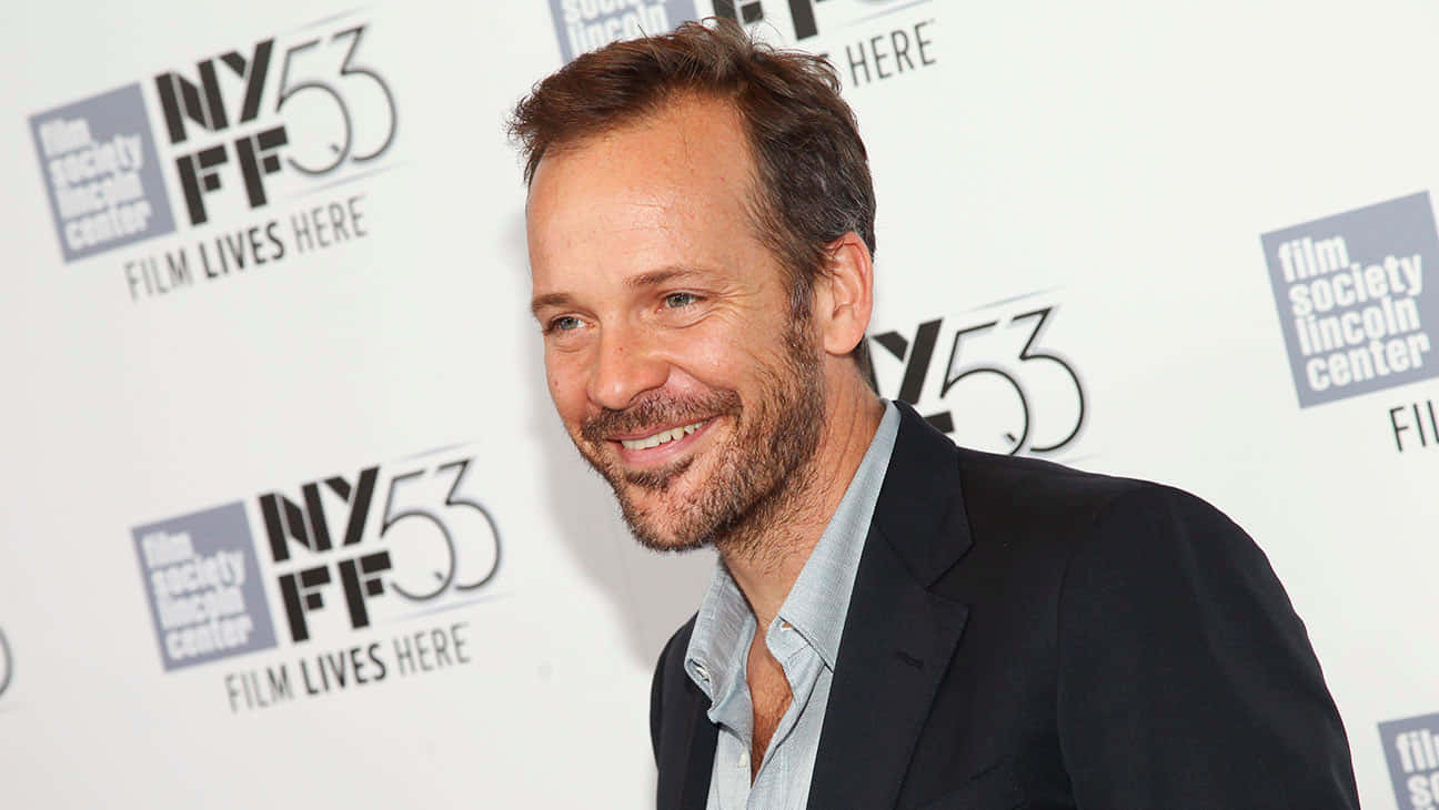 Peter Sarsgaard, dark suit, light shirt, HD Desktop Wallpaper