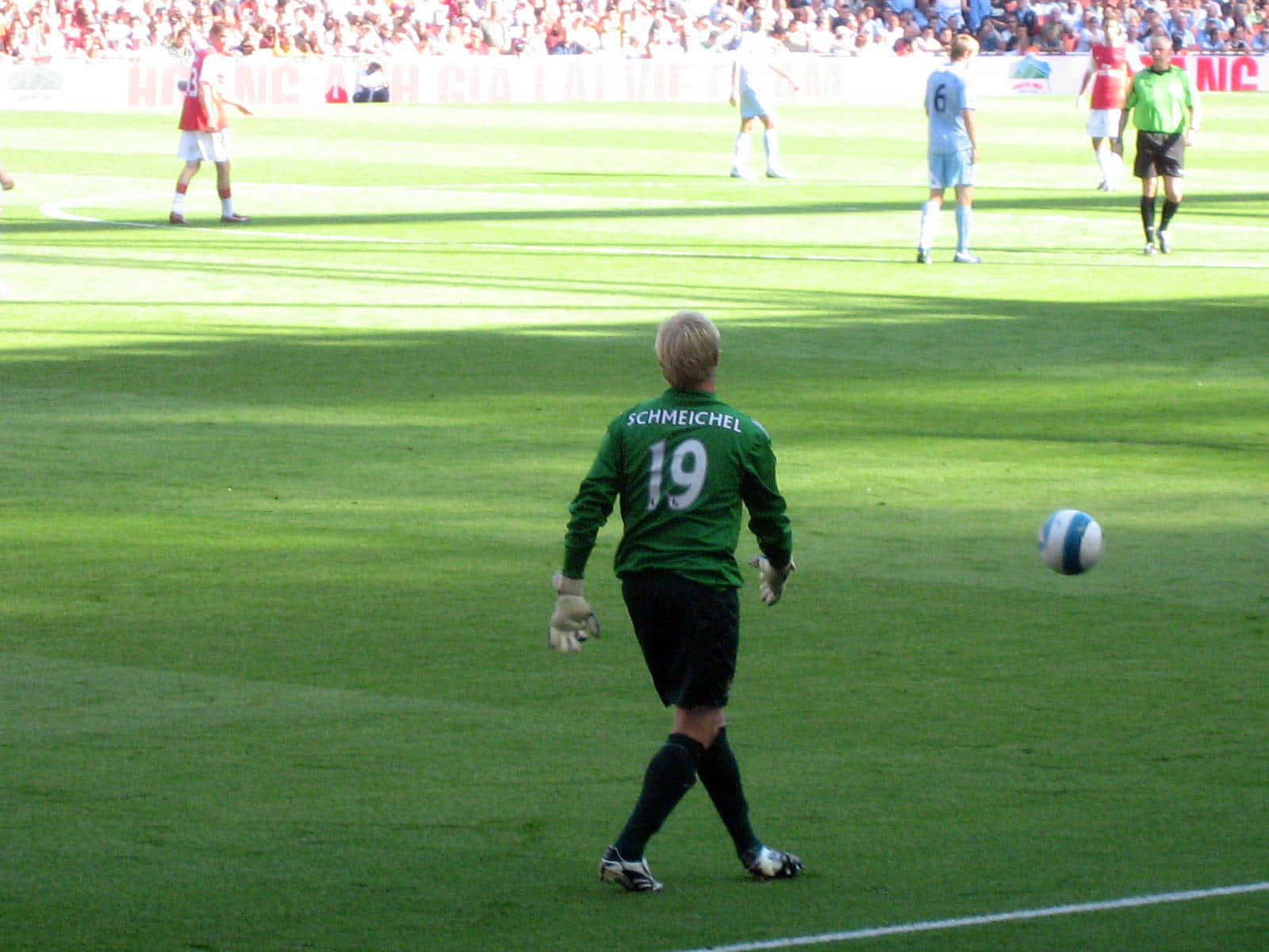 Peter Schmeichel, green jersey, number 19, HD Desktop Wallpaper