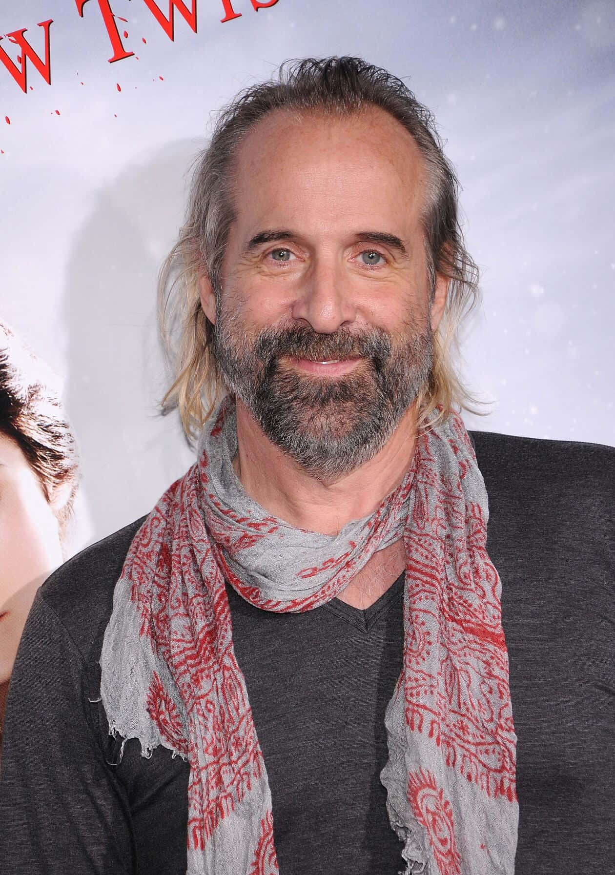 Peter Stormare, red and gray patterned scarf, movie premiere, HD Phone Wallpaper