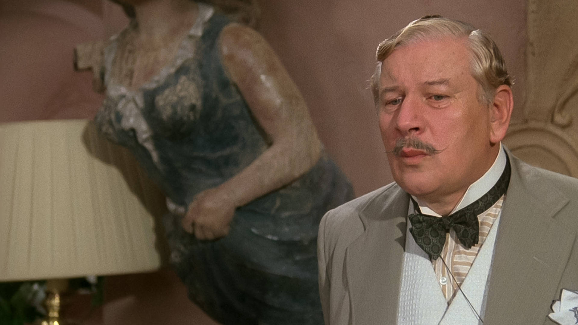 Peter Ustinov, suit, bow tie, Full HD Desktop Wallpaper