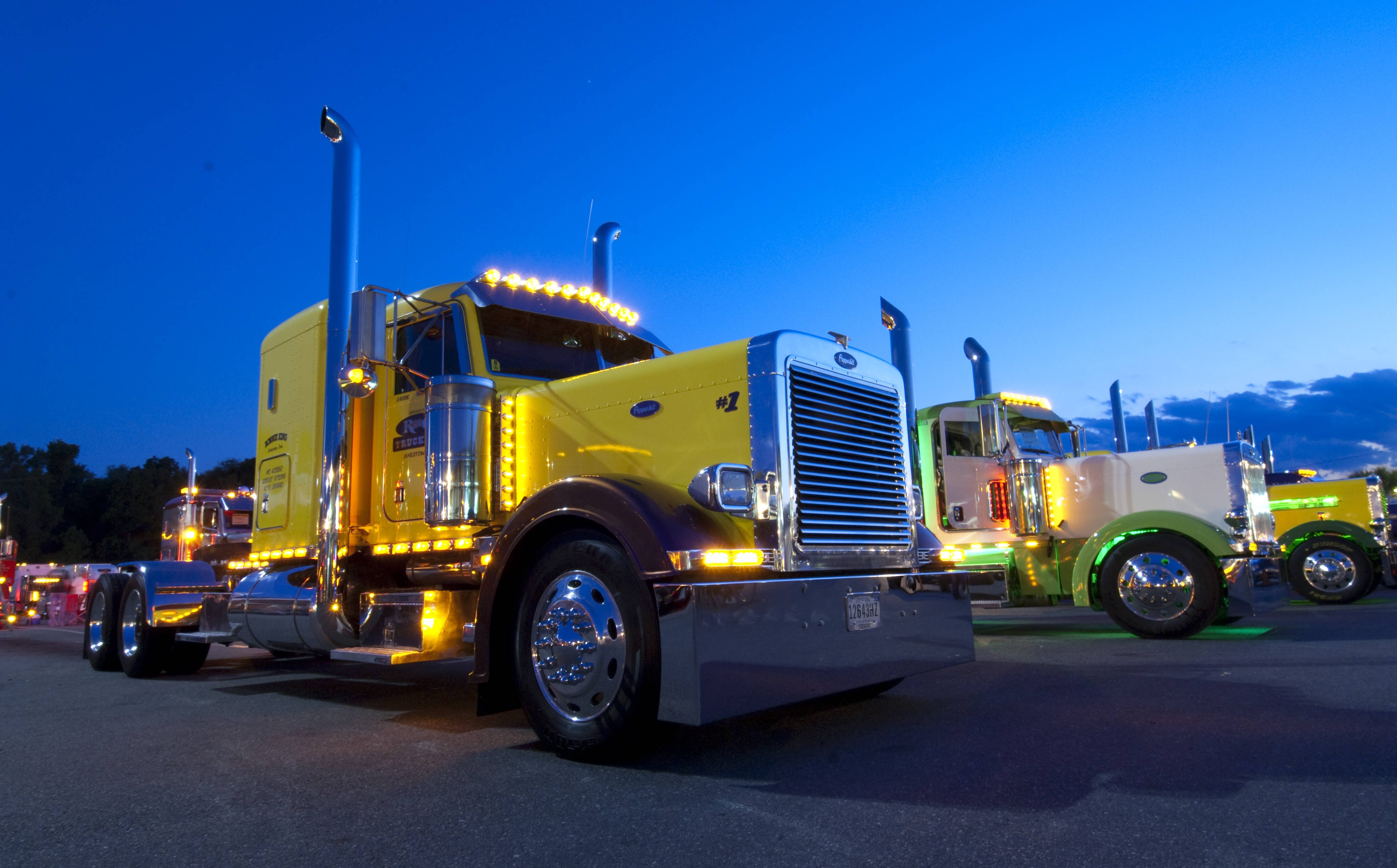 Peterbilt, Yellow Peterbilt, vibrant yellow, 4K Desktop Wallpaper