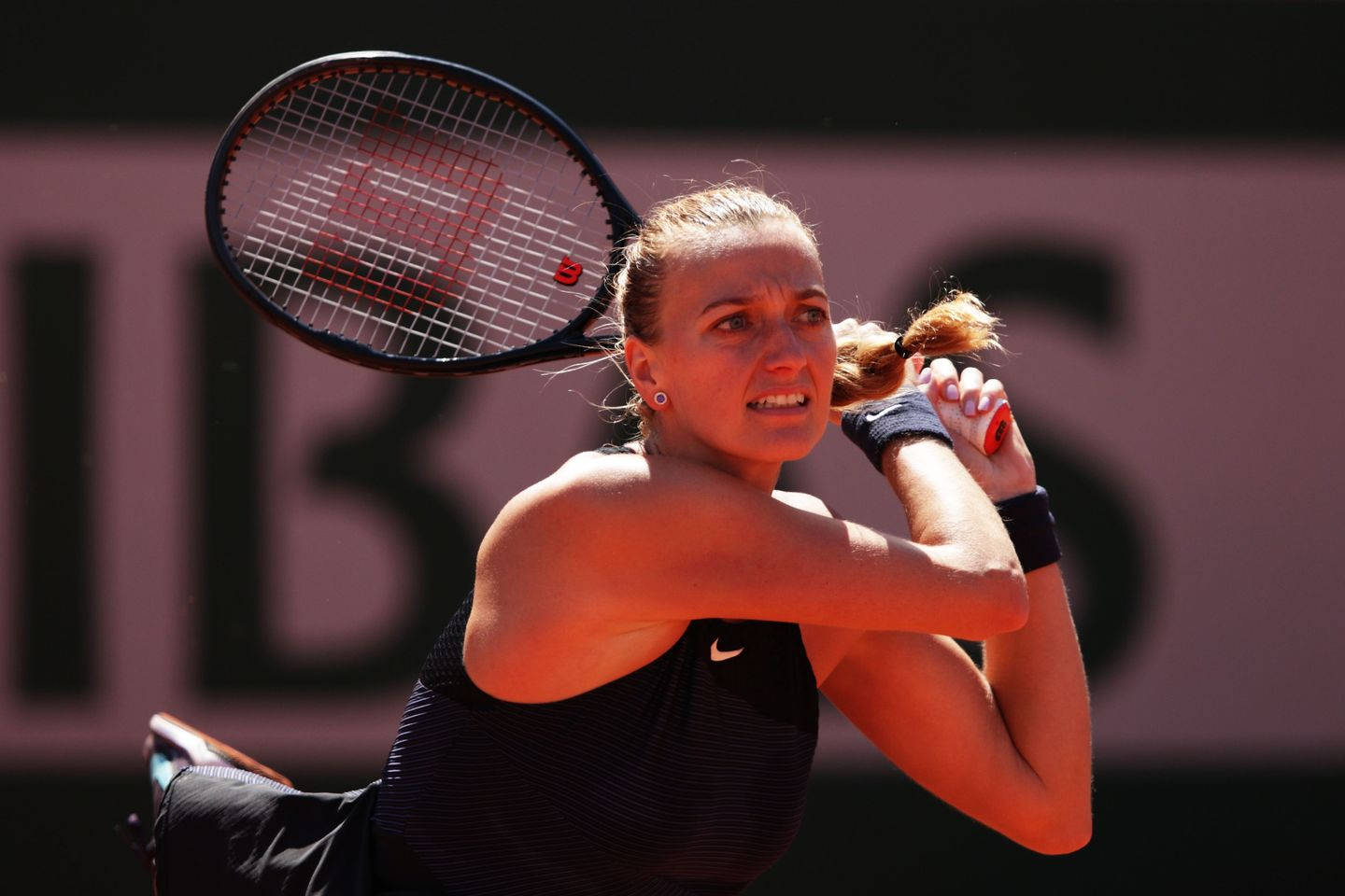Petra Kvitova, tennis racket, clay court, HD Desktop Wallpaper
