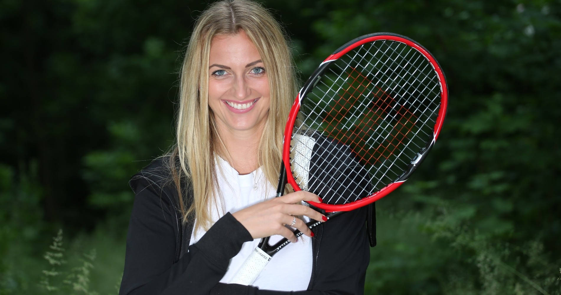 Petra Kvitova, red tennis racket, black jacket, HD Desktop Wallpaper