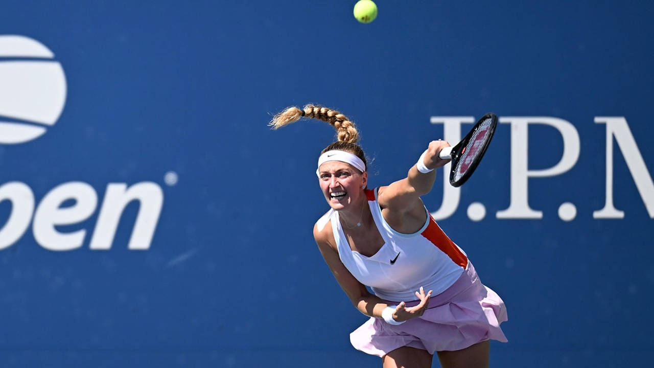 Petra Kvitova, tennis match, yellow ball, HD Desktop Wallpaper