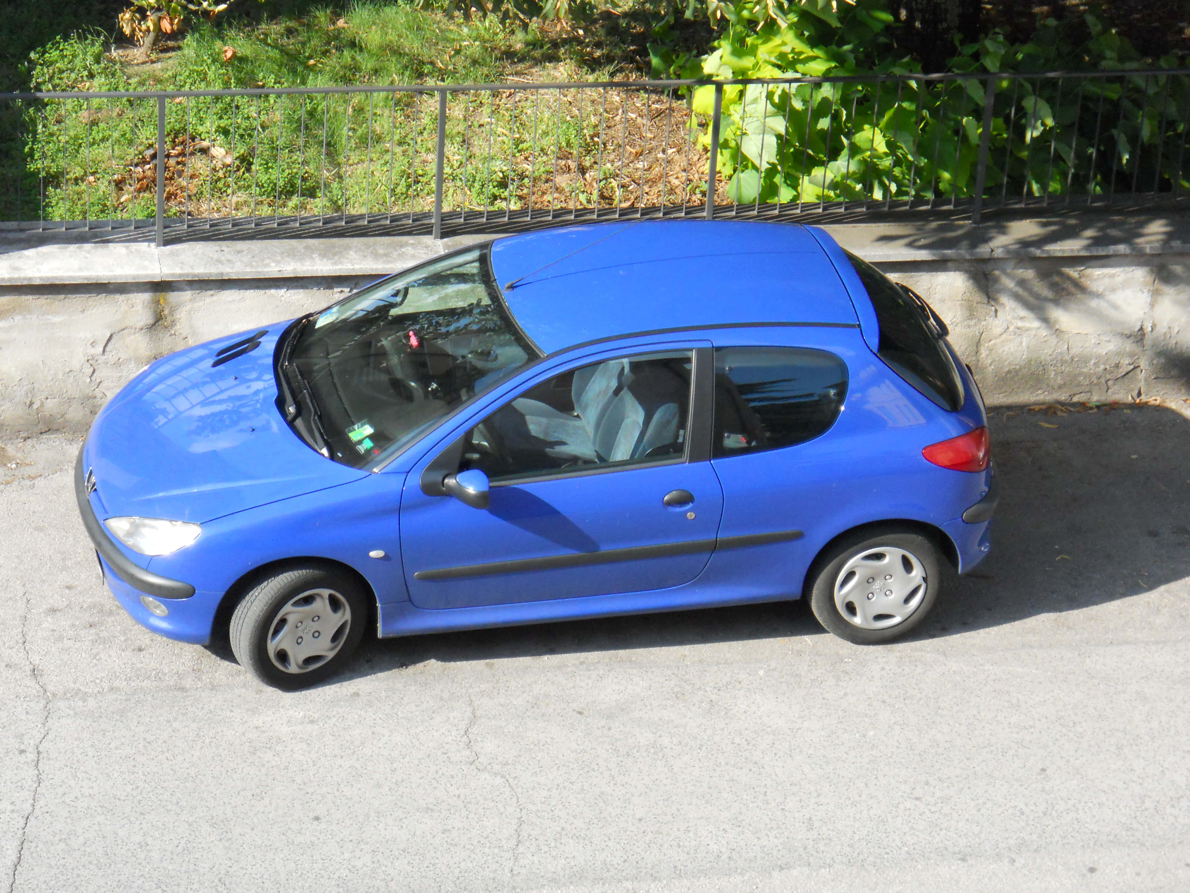 Peugeot 206, vibrant blue, sunlit asphalt road, 4K Desktop Wallpaper