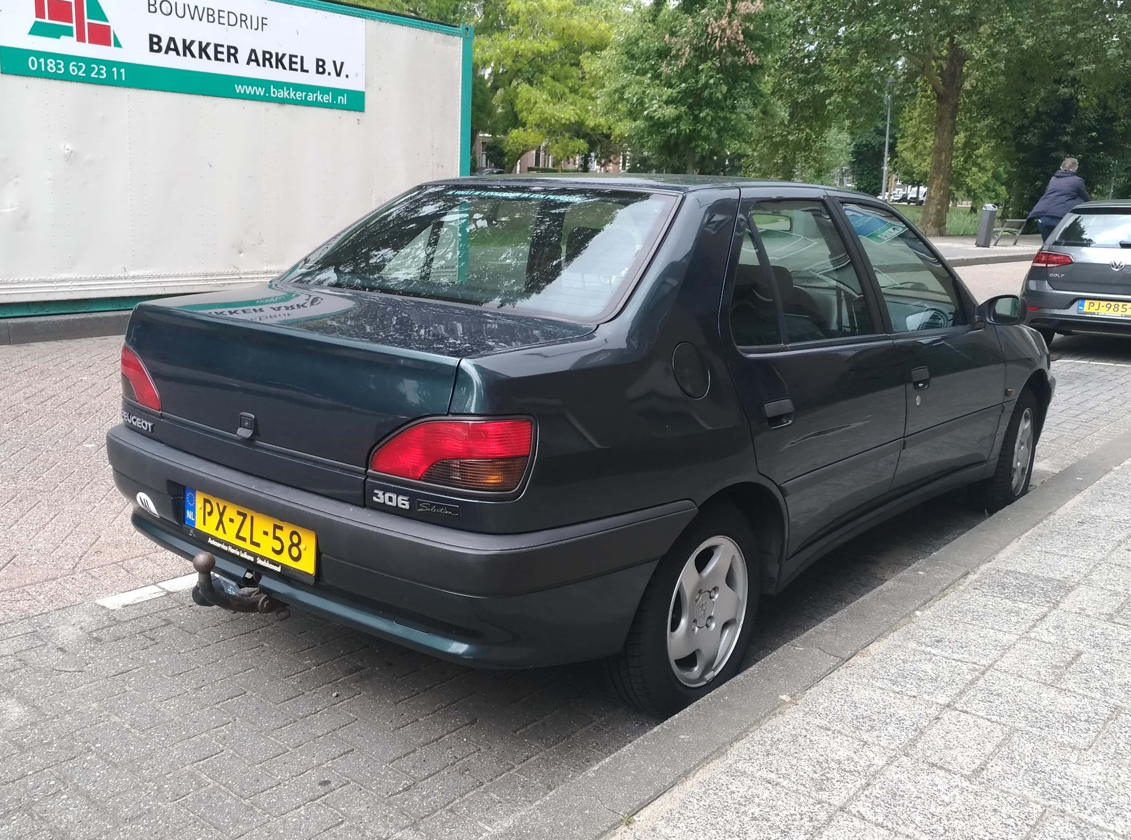 Peugeot 306, dark gray, sedan, 2K Desktop Wallpaper