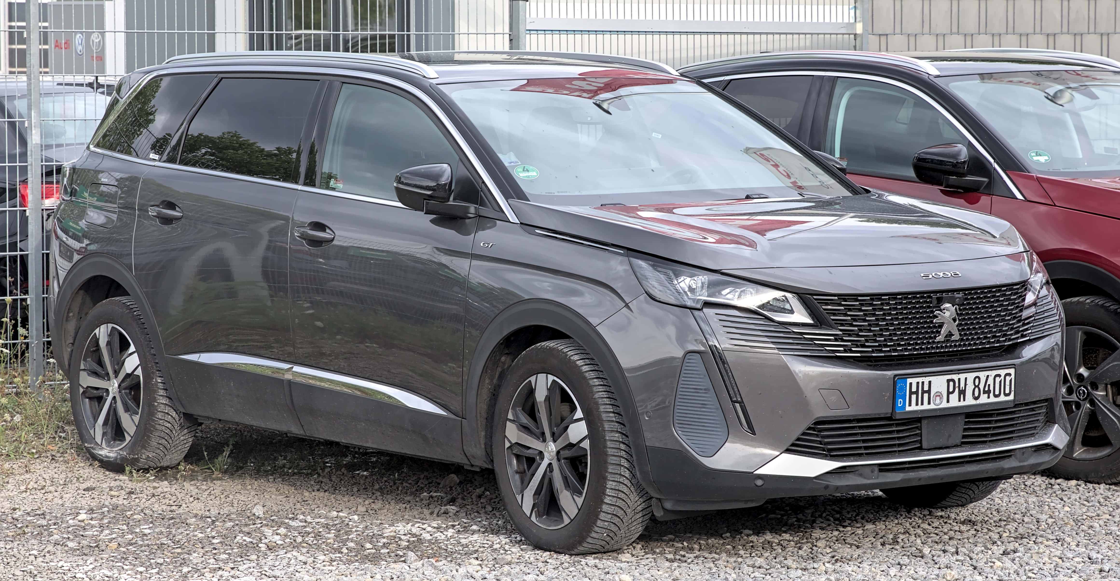 Peugeot 5008, gray, gravel, 4K Desktop Wallpaper