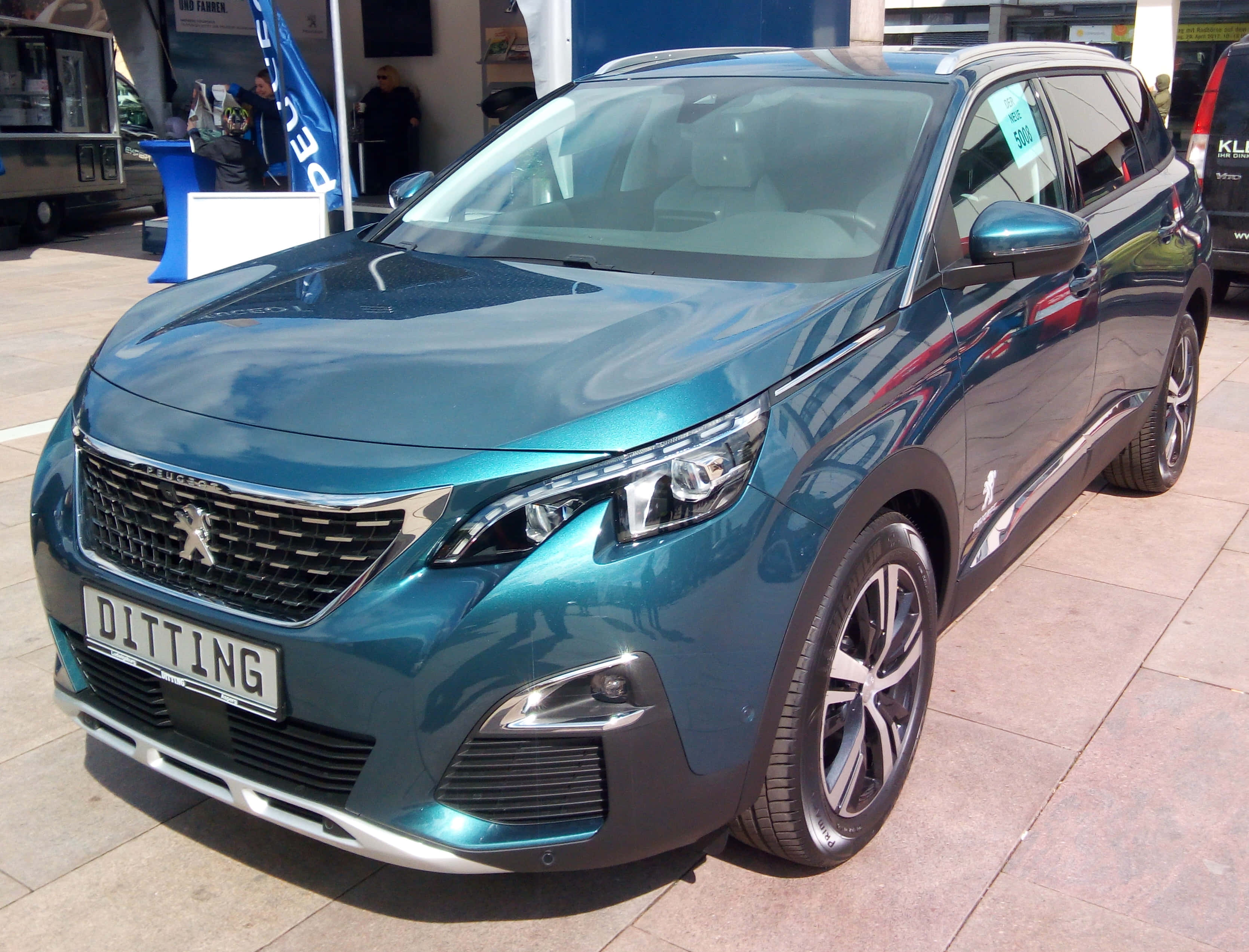 Peugeot 5008, teal, sleek, 2K Desktop Wallpaper