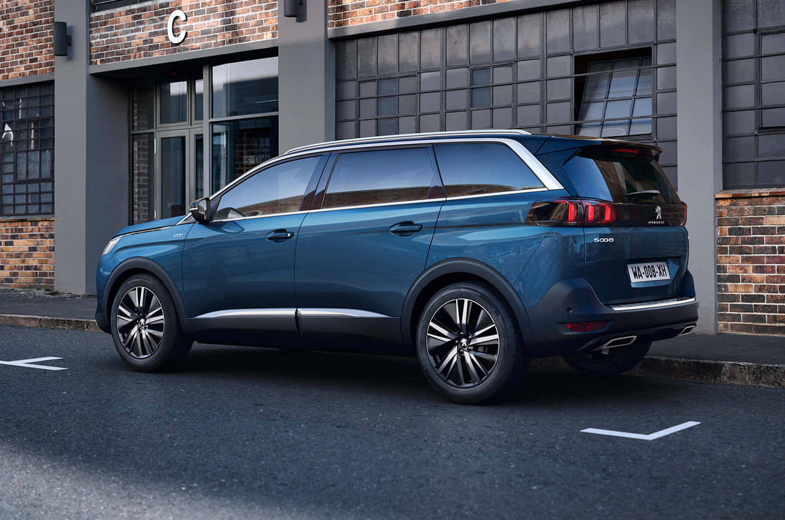 Peugeot 5008, blue, urban curb, HD Desktop Wallpaper