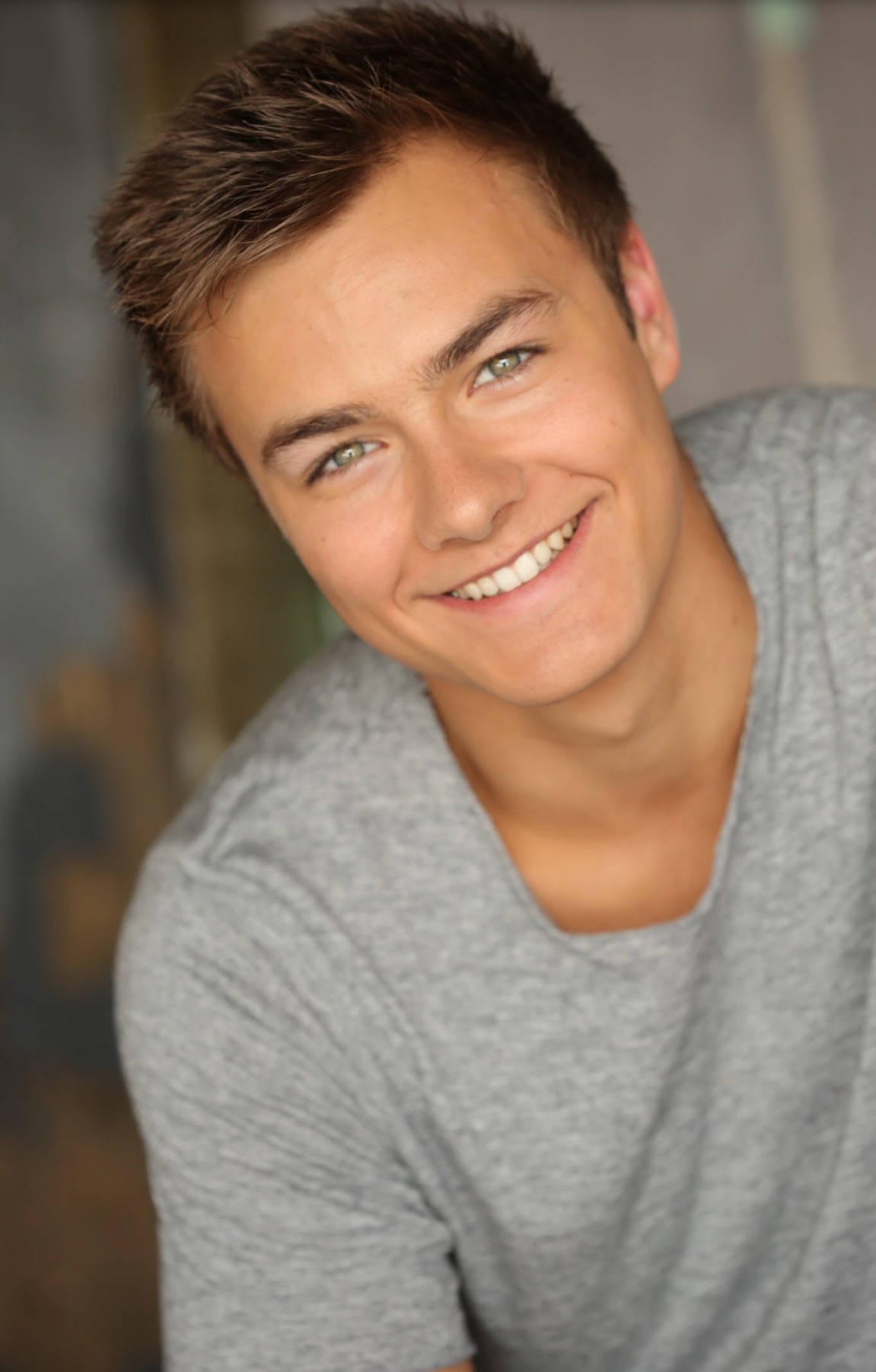 Peyton Meyer, bright green eyes, warm smile, HD Phone Wallpaper