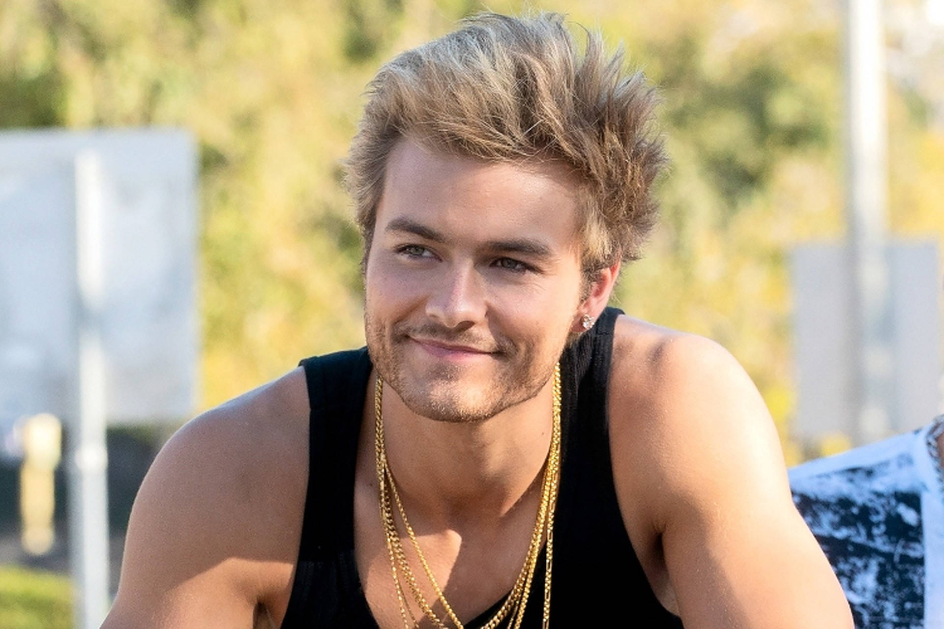Peyton Meyer, spiky blonde hair, gold chains, Full HD Desktop Wallpaper