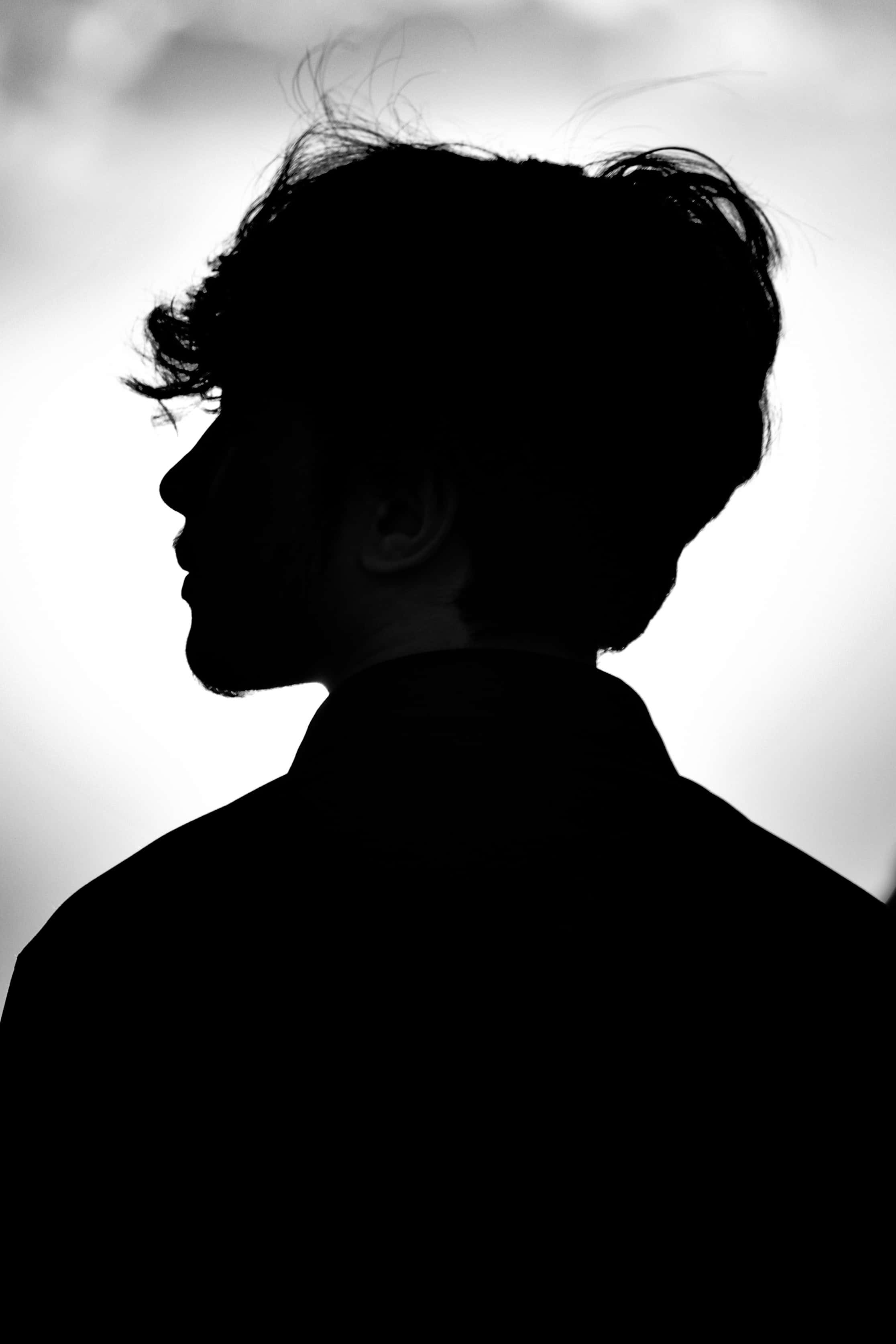 silhouette of man, profile, bright overcast sky, 2K Phone Wallpaper