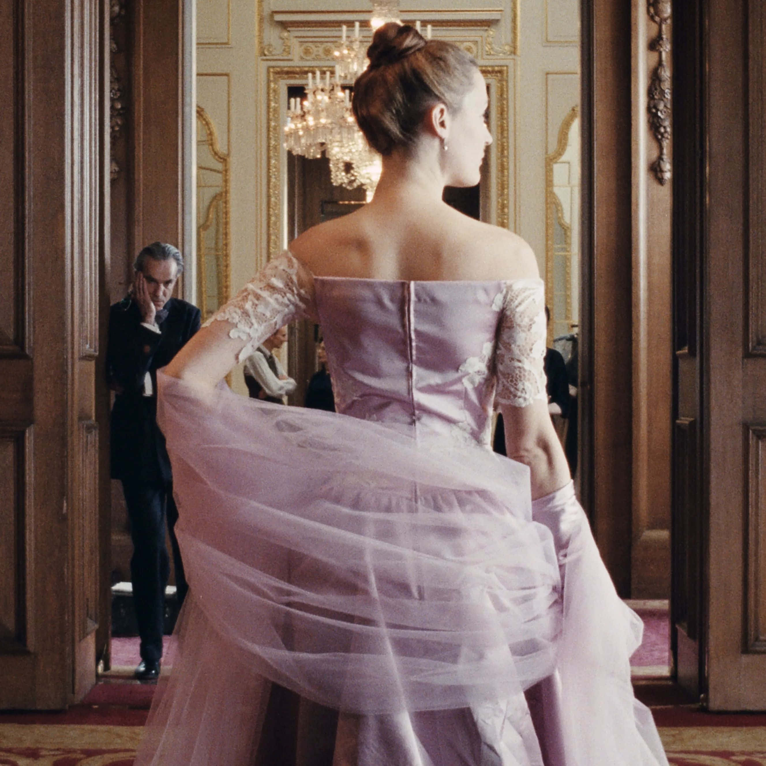 Phantom Thread, lavender ball gown, lace sleeves, 2K Desktop Wallpaper