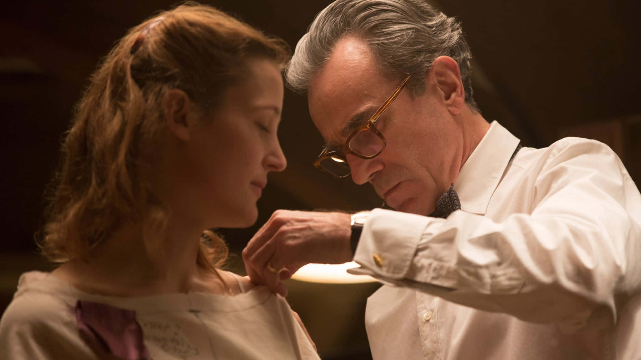 Phantom Thread, elegant dress design, man in glasses, Full HD Desktop Wallpaper