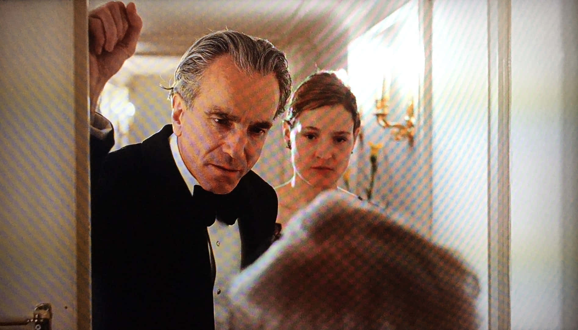Phantom Thread, tuxedo, doorway, HD Desktop Wallpaper