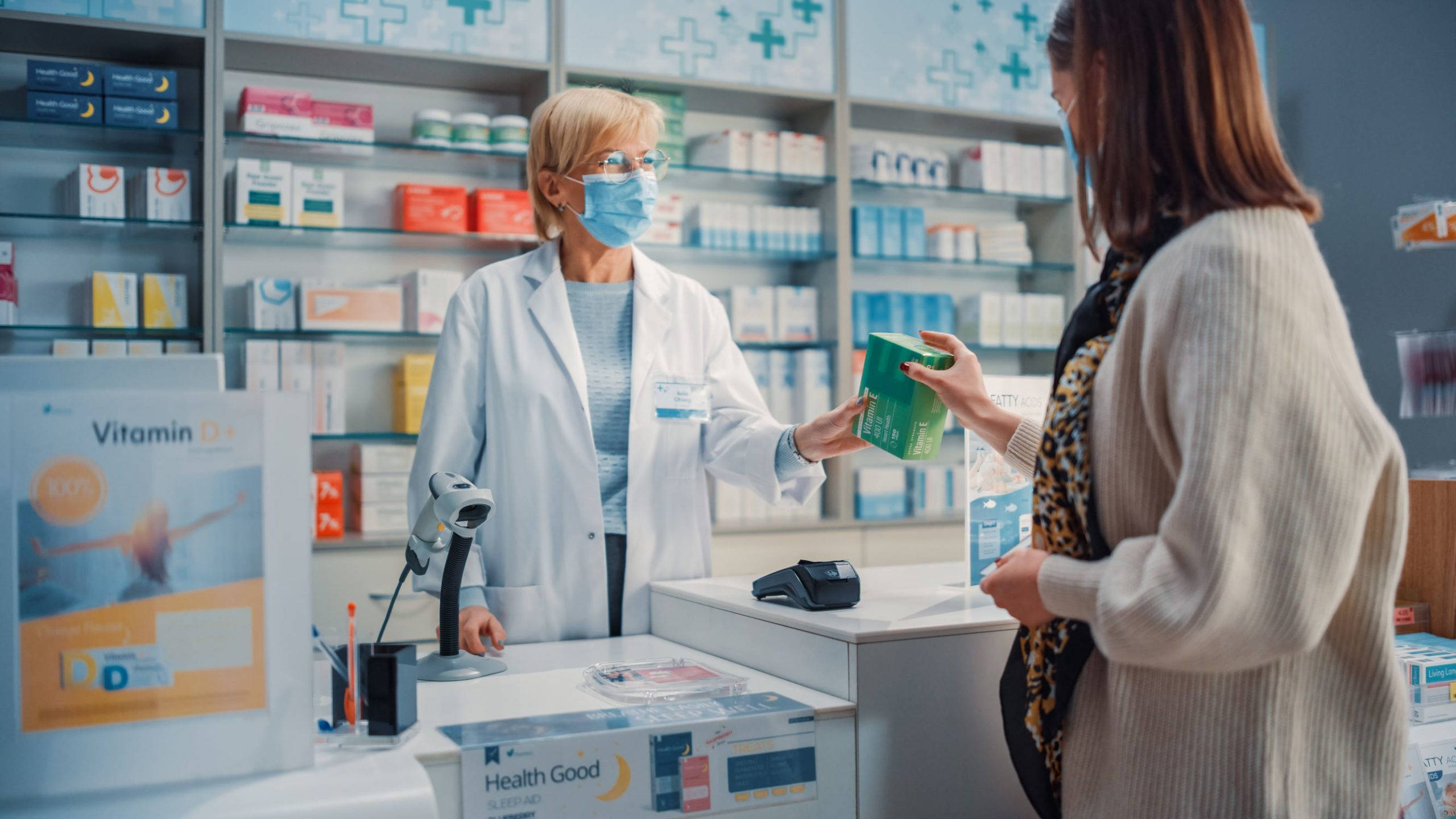 white coat, face mask, green vitamin box, 2K Desktop Wallpaper