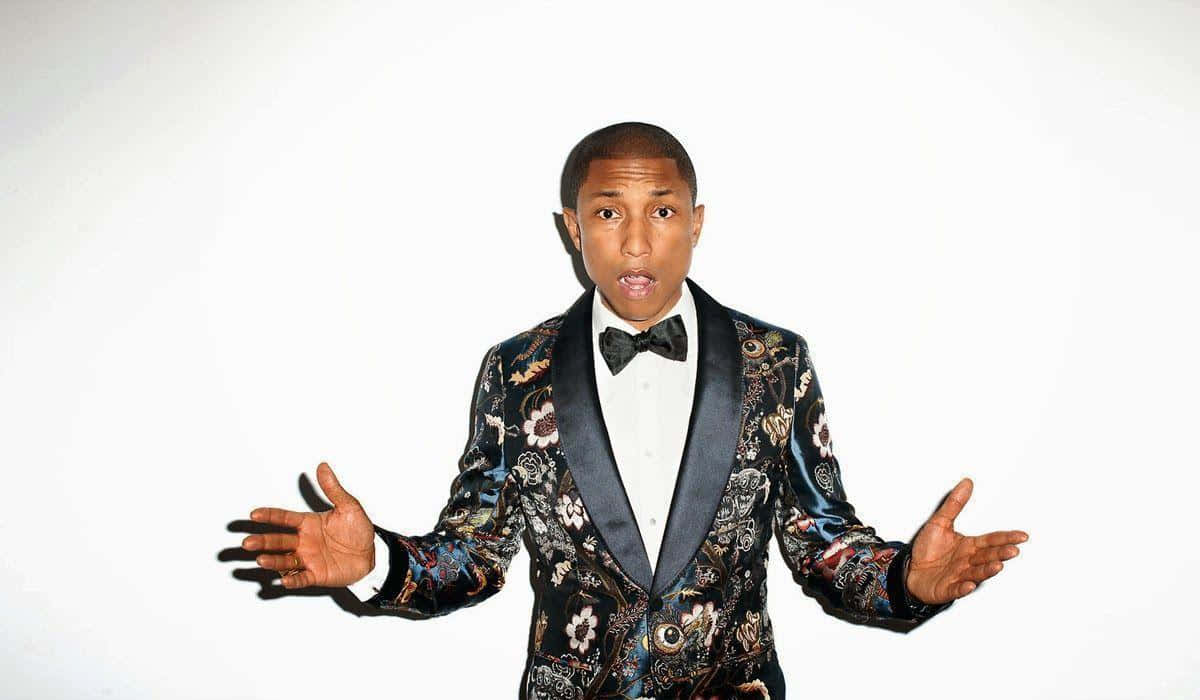 Pharrell Williams, floral patterned tuxedo jacket, bow tie, SD Desktop Wallpaper