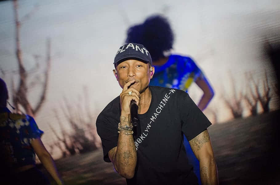 Pharrell Williams, performing live, stage, SD Desktop Wallpaper