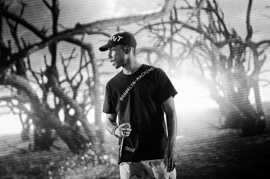 Pharrell Williams, stage, cap, SD Desktop Wallpaper