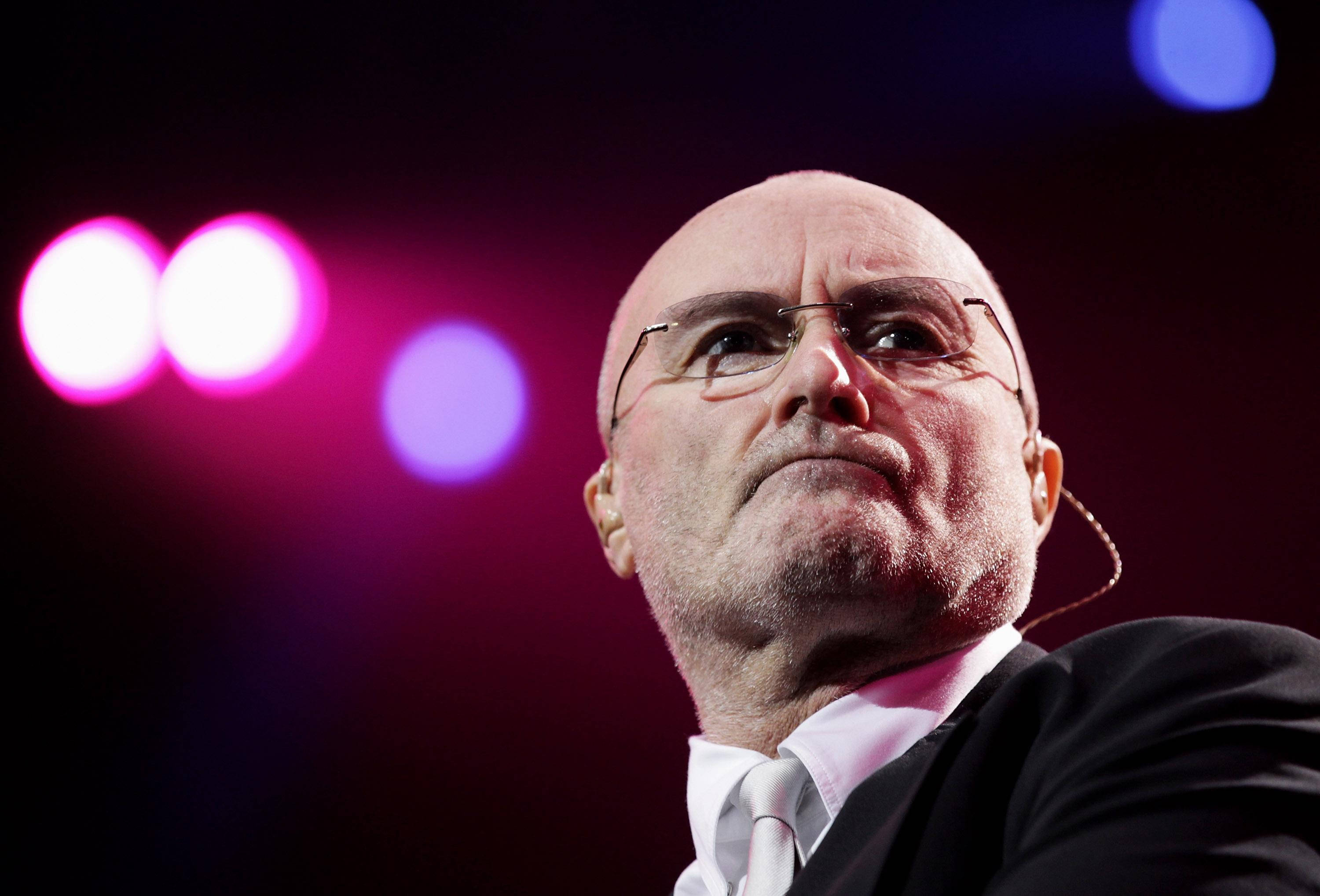 Phil Collins, bald man, glasses, 2K Desktop Wallpaper