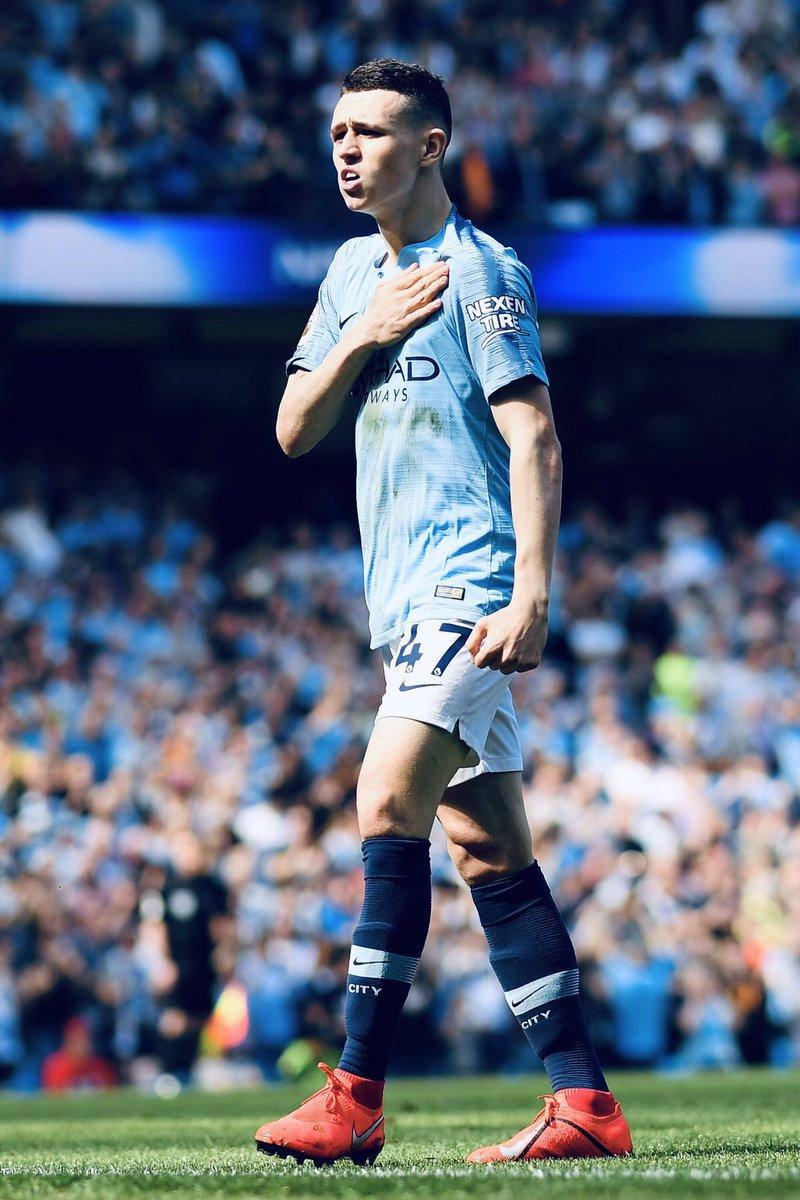 Phil Foden, red shoes, light blue jersey, SD Phone Wallpaper
