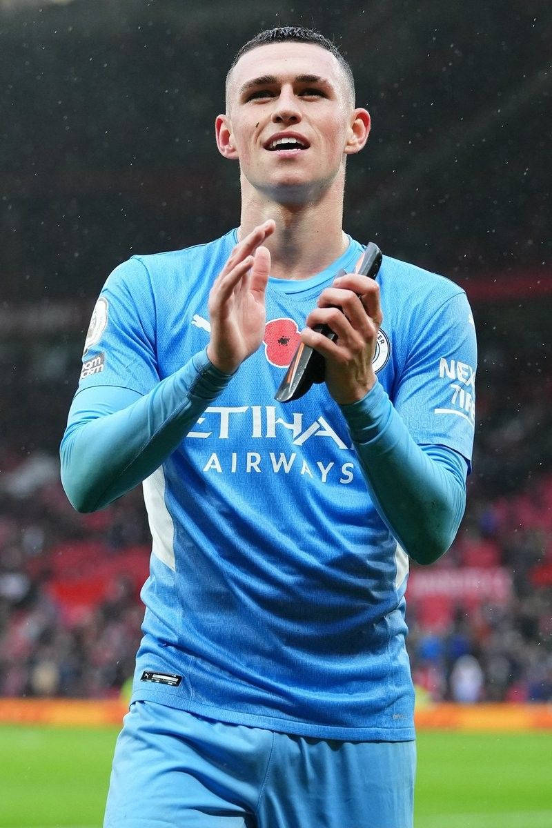 Phil Foden, blue Manchester City jersey, poppy, SD Phone Wallpaper
