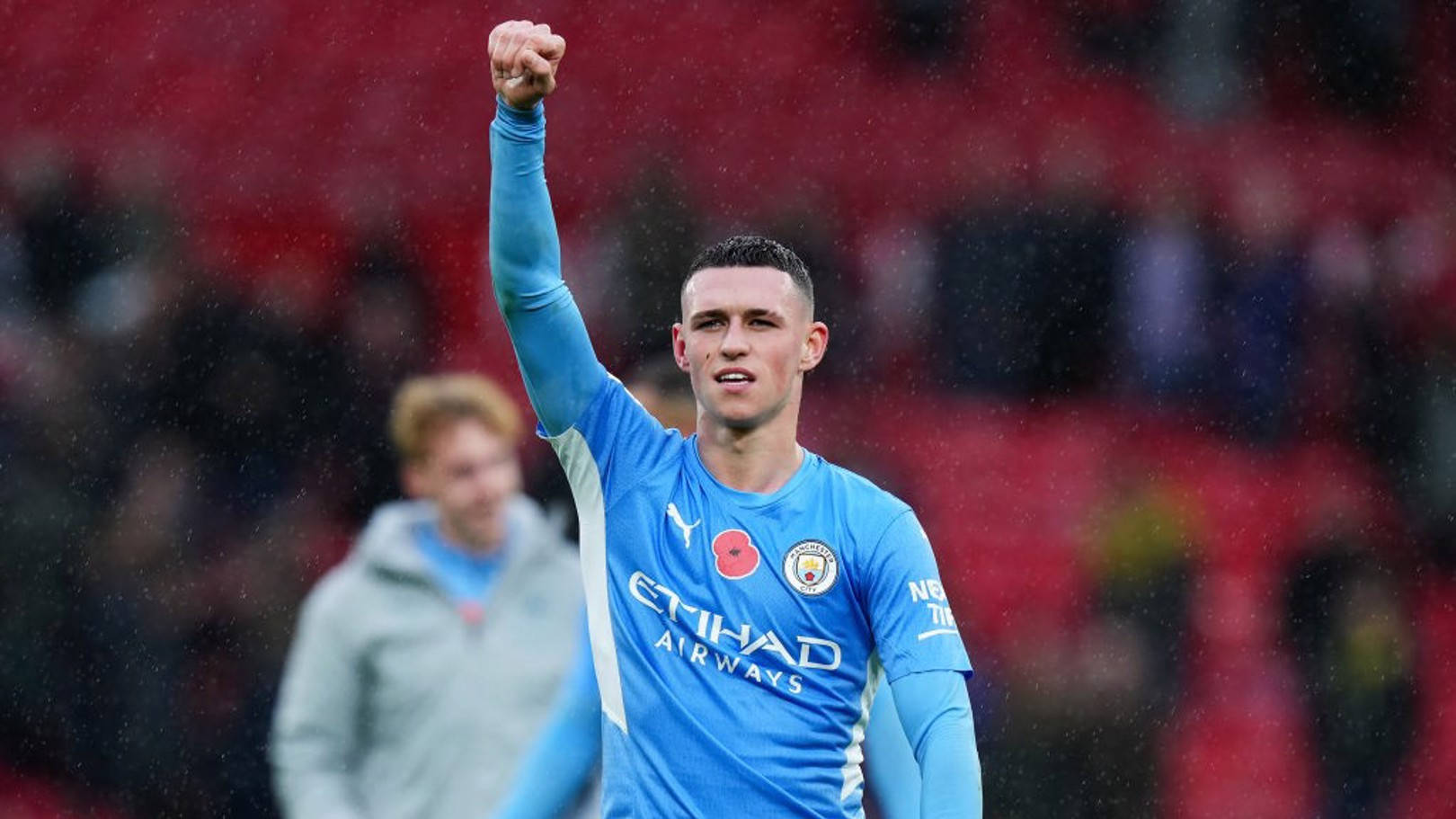 Phil Foden, blue Manchester City jersey, rainy day, HD Desktop Wallpaper