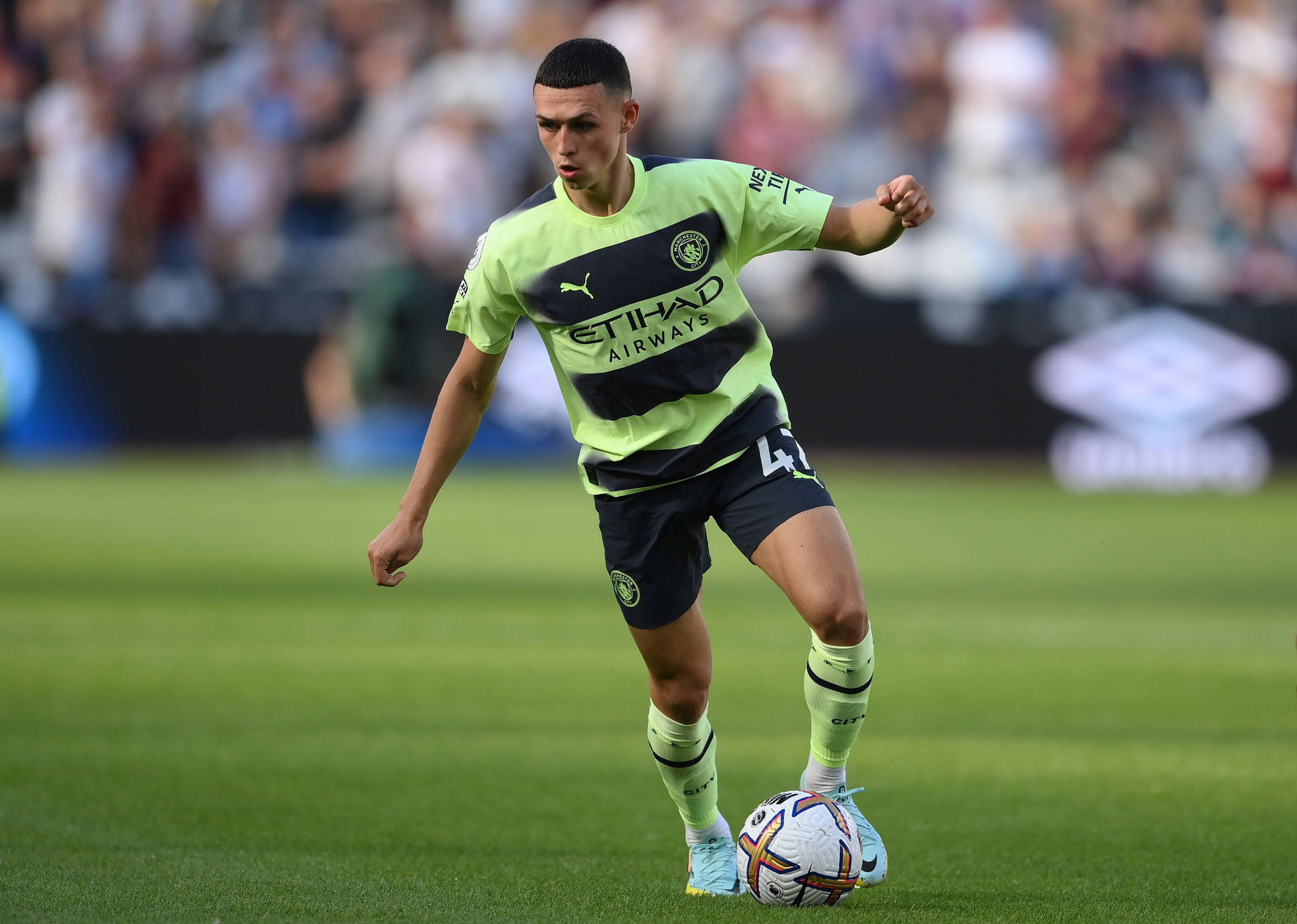 Phil Foden, yellow-green jersey, neon green jersey, Full HD Desktop Wallpaper