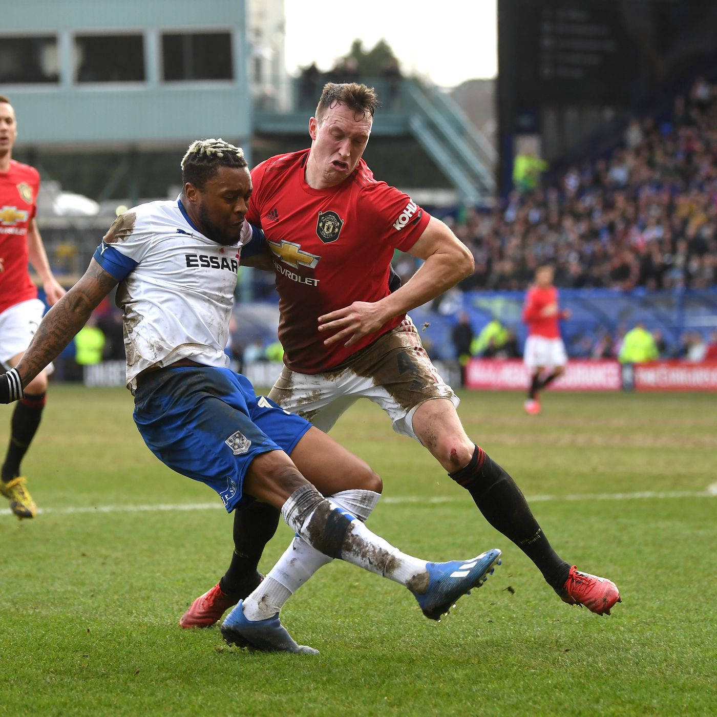 Phil Jones, tackler, muddy pitch, HD Desktop Wallpaper