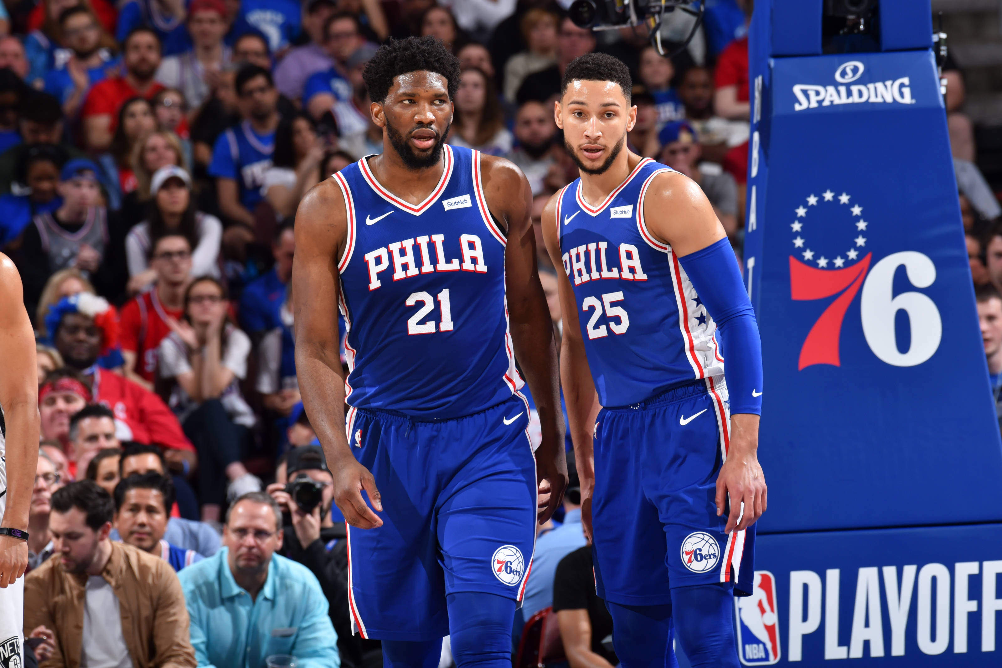 Philadelphia 76ers, Players 21 and 25, blue uniforms, 2K Desktop Wallpaper