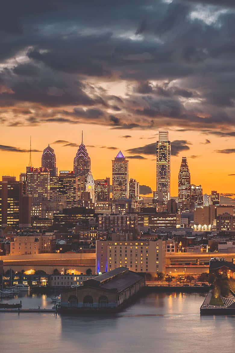 Philadelphia skyline, yellow sky, sunset, SD Phone Wallpaper