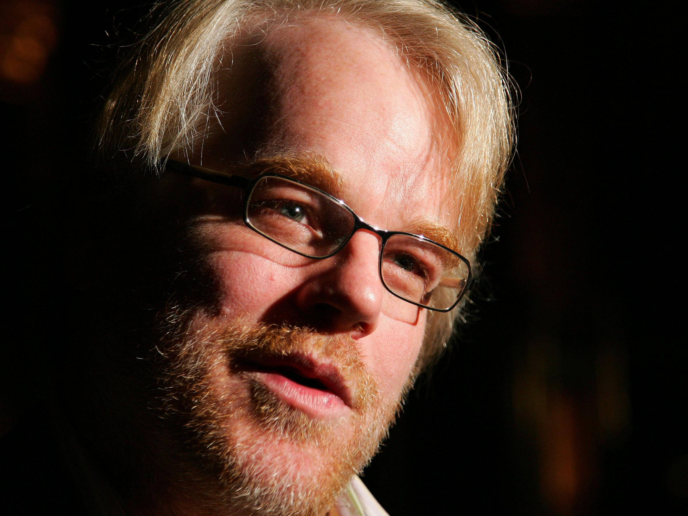 Philip Seymour Hoffman, blond hair, glasses, Full HD Desktop Wallpaper