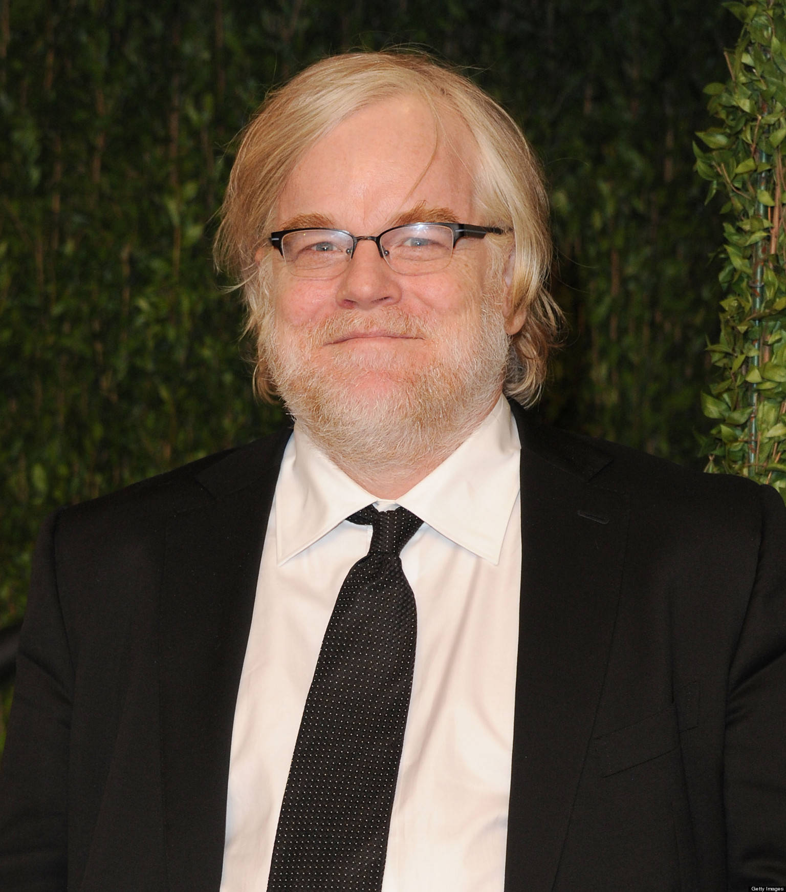 Philip Seymour Hoffman, 2013 Vanity Fair Oscar Party, black suit, HD Phone Wallpaper