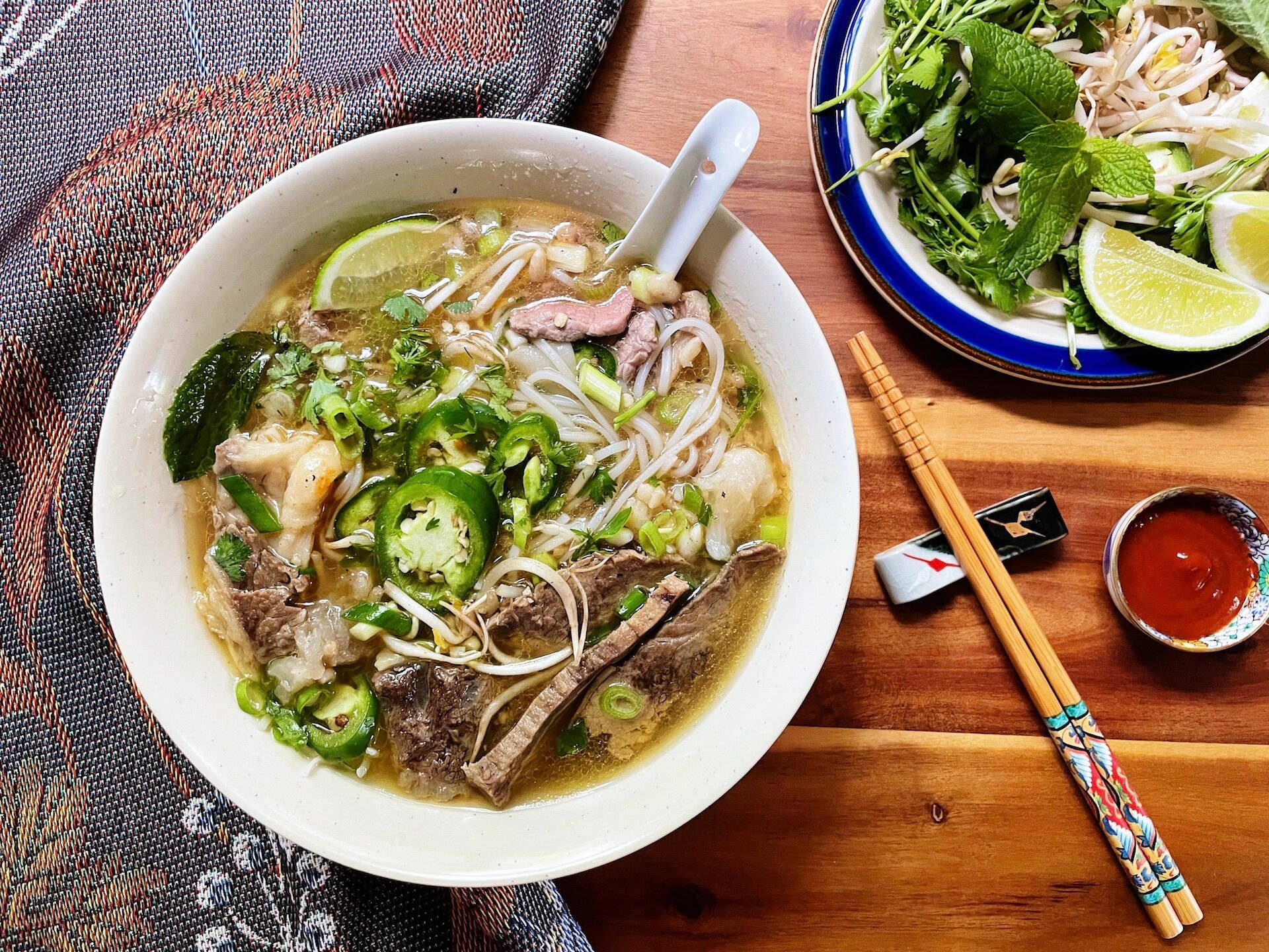 pho, spicy Vietnamese noodle soup, tender beef noodles, Full HD Desktop Wallpaper