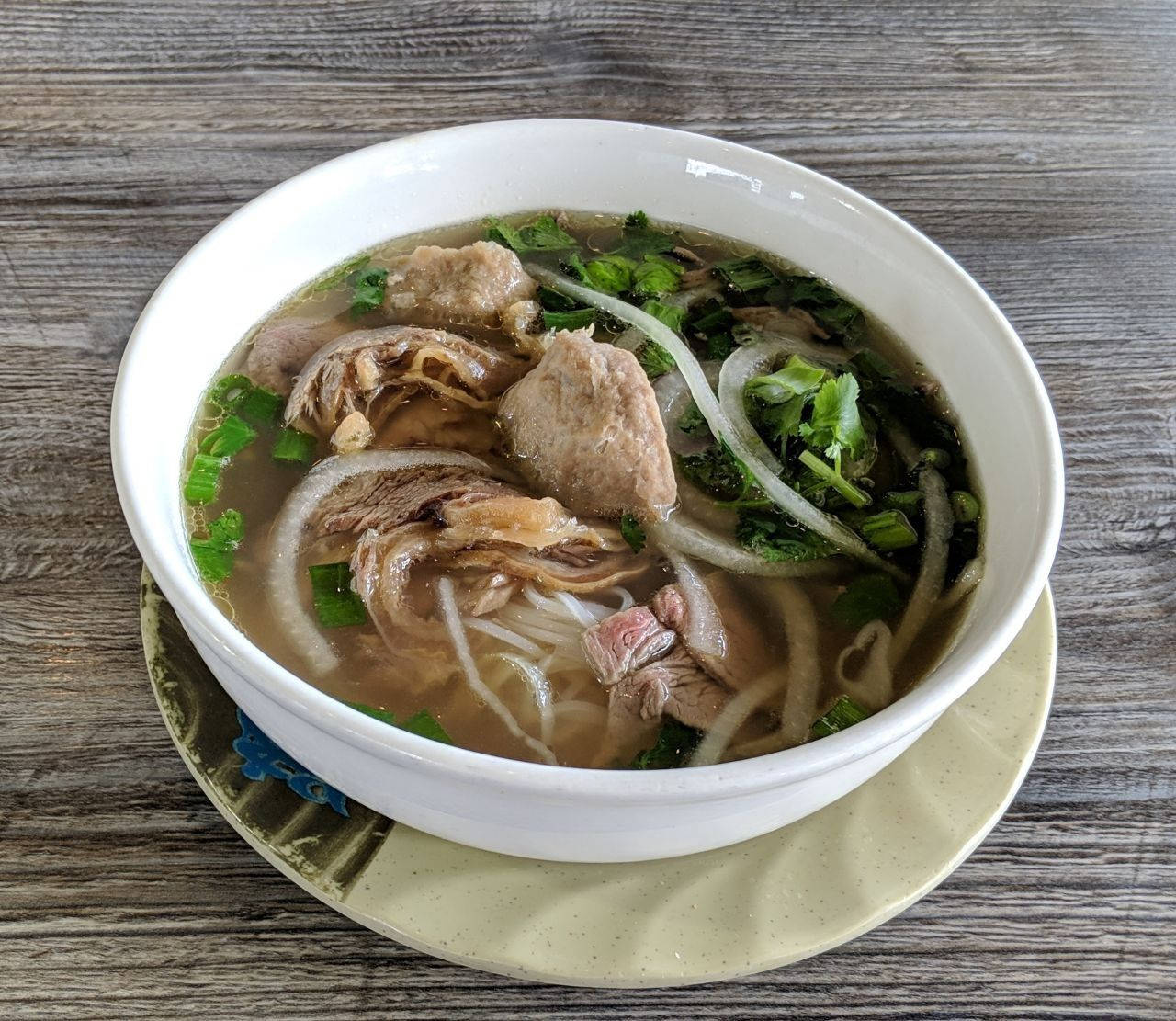 pho, beef noodle soup, steaming bowl, HD Desktop Wallpaper